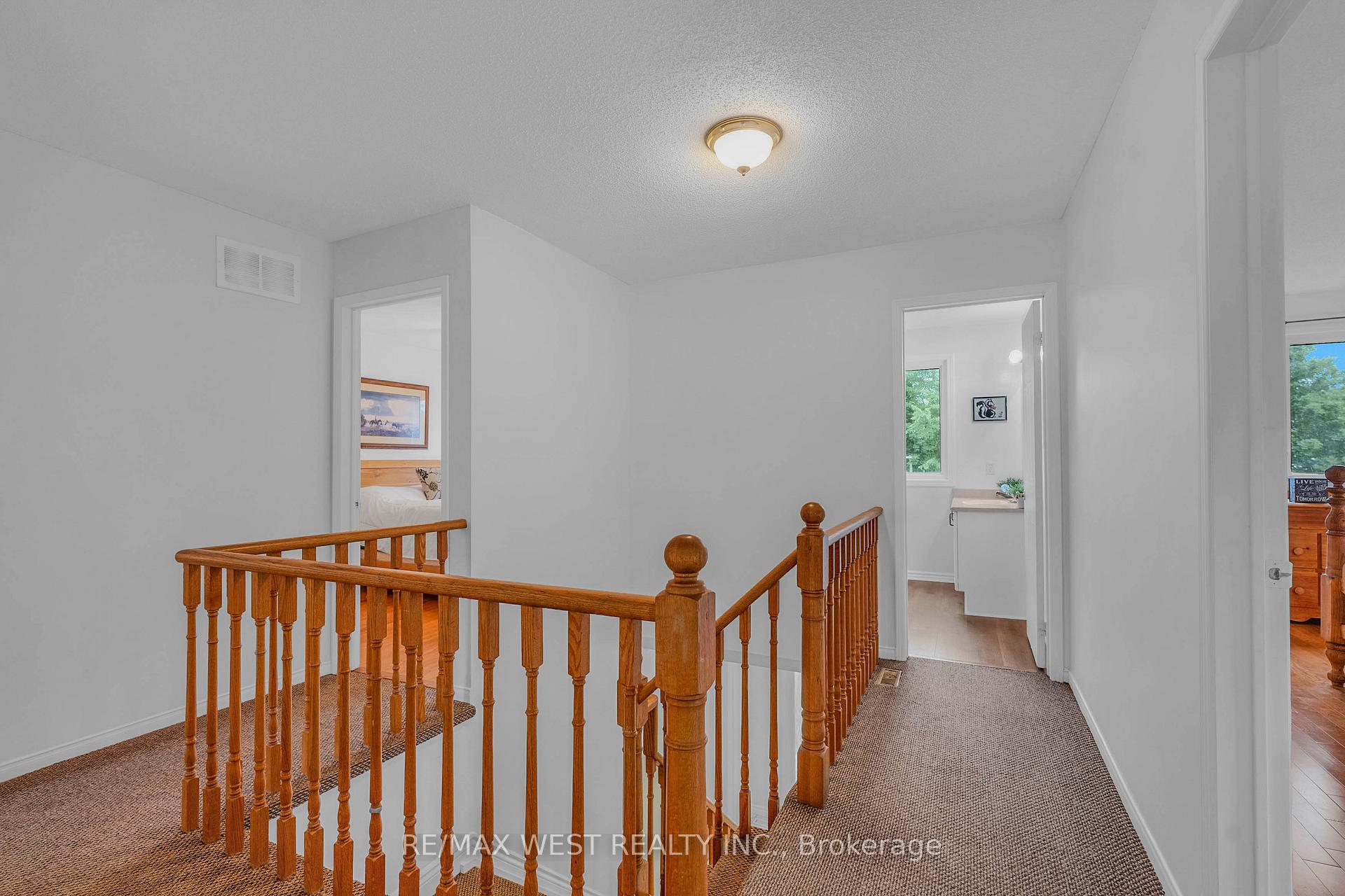 Photo 19 of 203 Elizabeth Crescent, Centre Wellington, Fergus — HOMEH