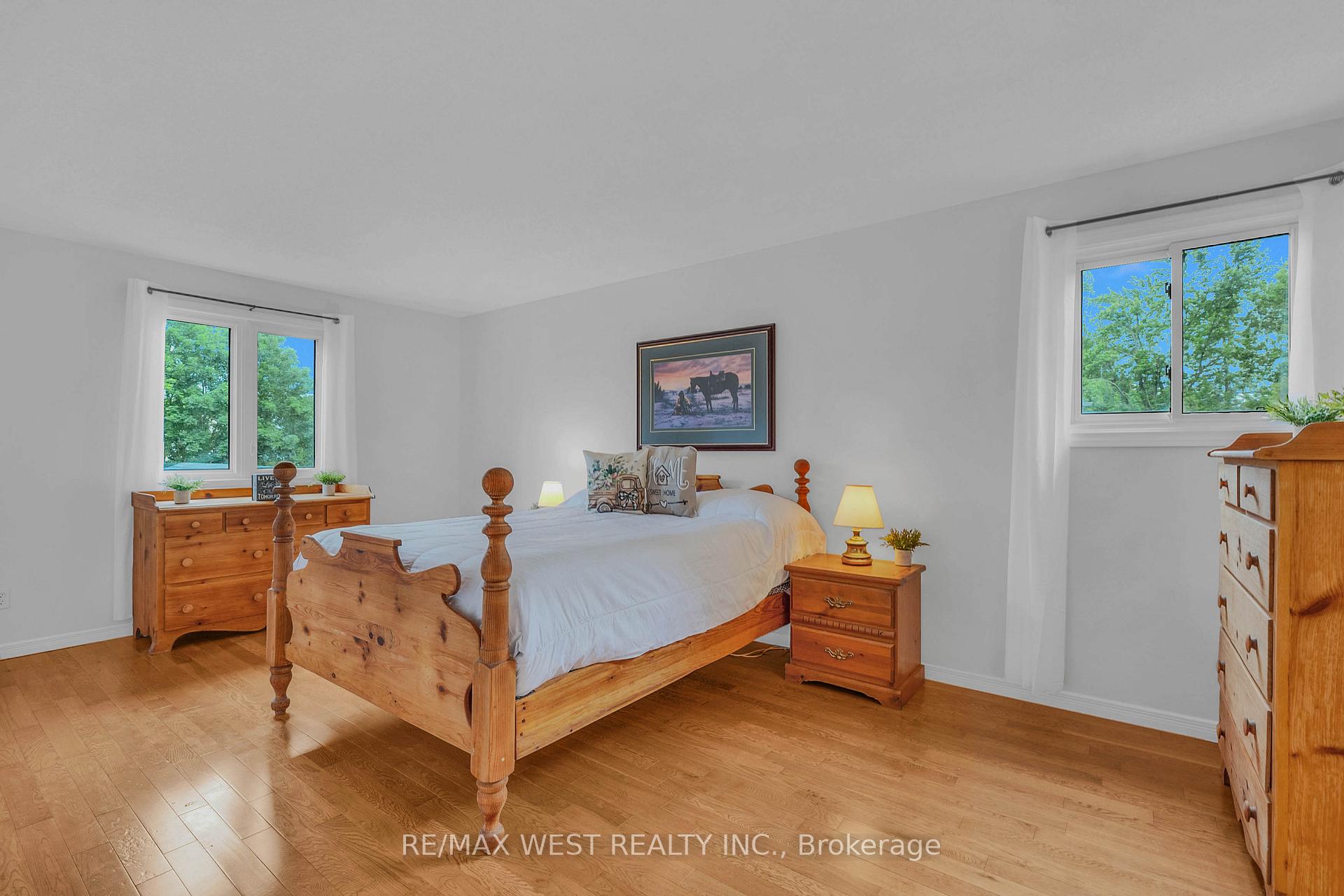 Photo 20 of 203 Elizabeth Crescent, Centre Wellington, Fergus — HOMEH