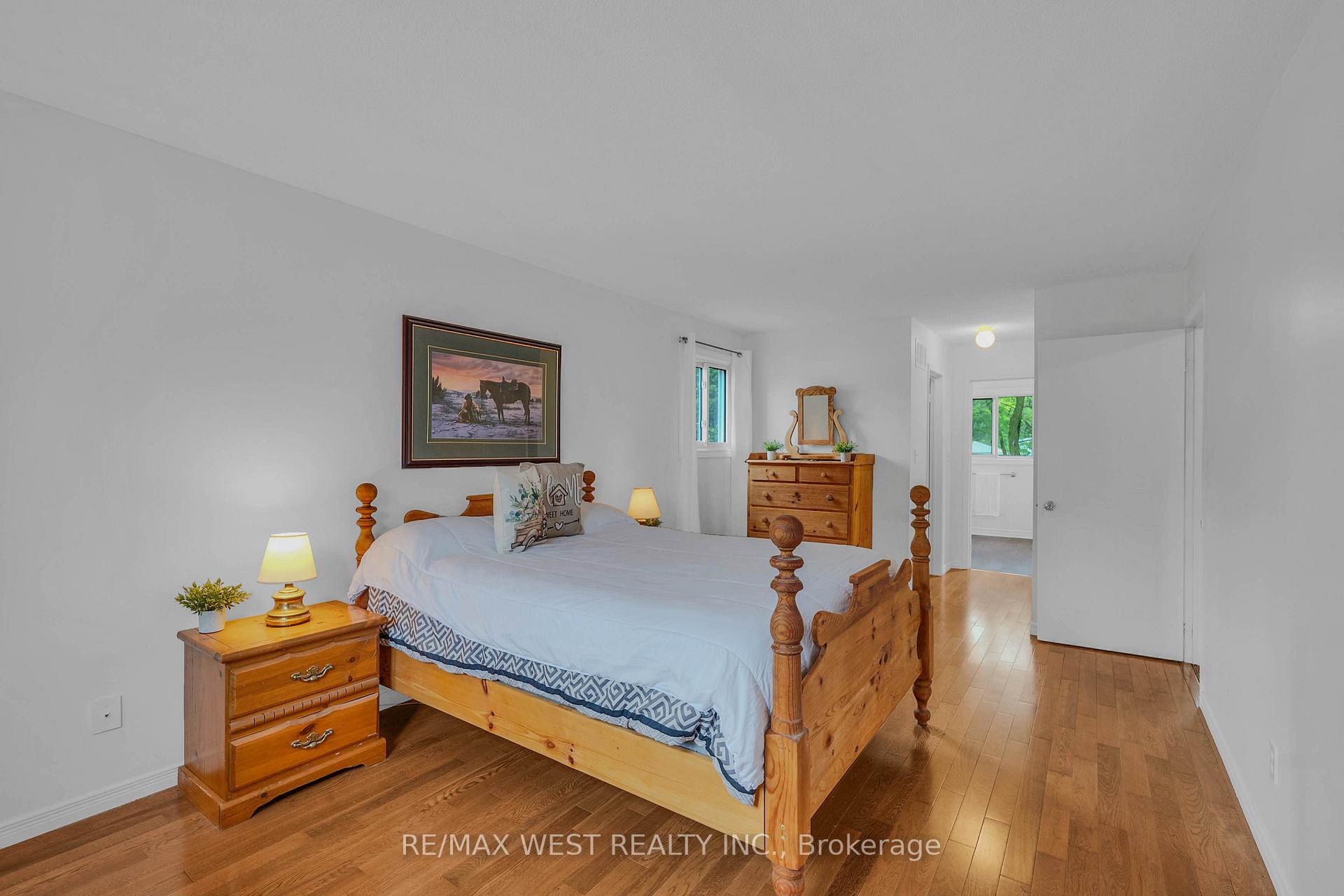 Photo 21 of 203 Elizabeth Crescent, Centre Wellington, Fergus — HOMEH