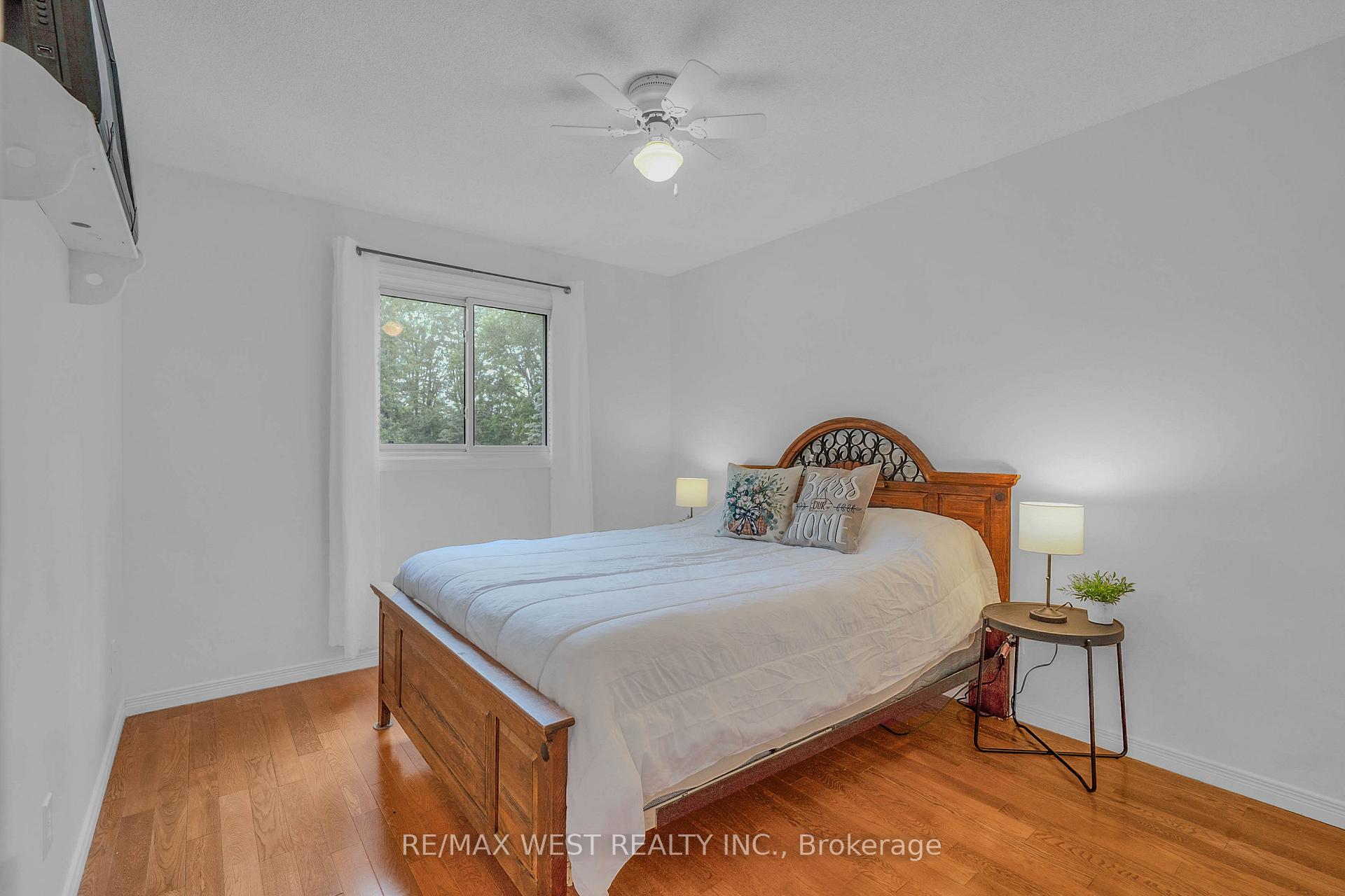 Photo 24 of 203 Elizabeth Crescent, Centre Wellington, Fergus — HOMEH