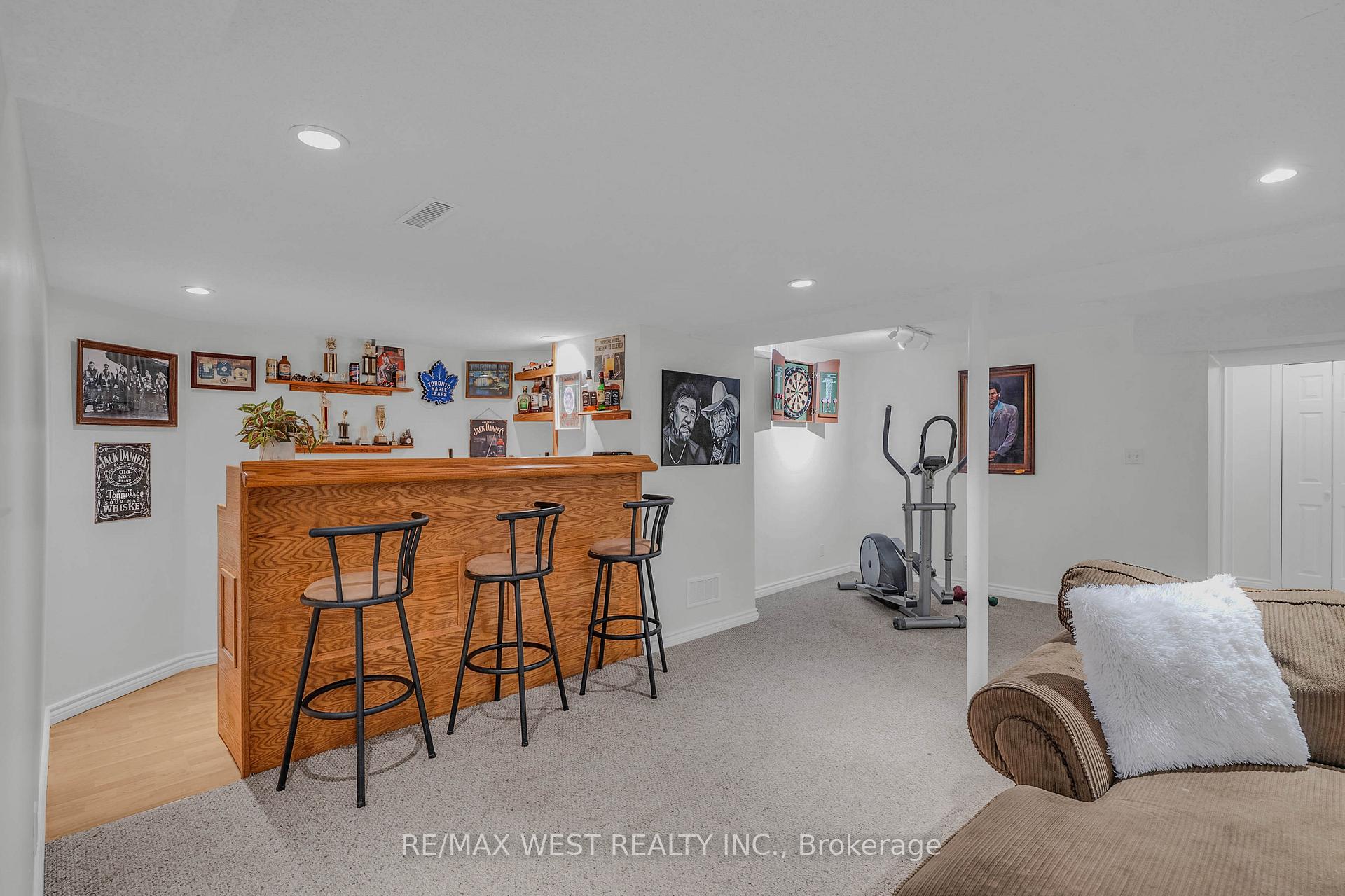 Photo 29 of 203 Elizabeth Crescent, Centre Wellington, Fergus — HOMEH