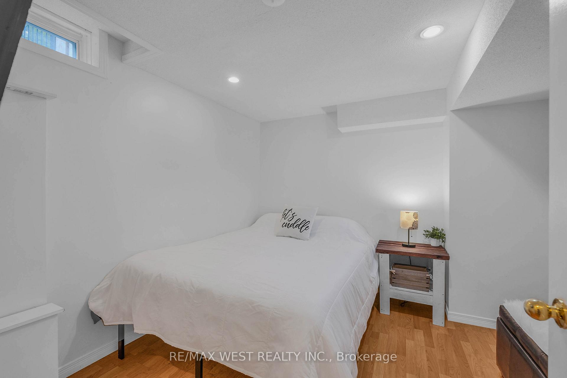 Photo 30 of 203 Elizabeth Crescent, Centre Wellington, Fergus — HOMEH