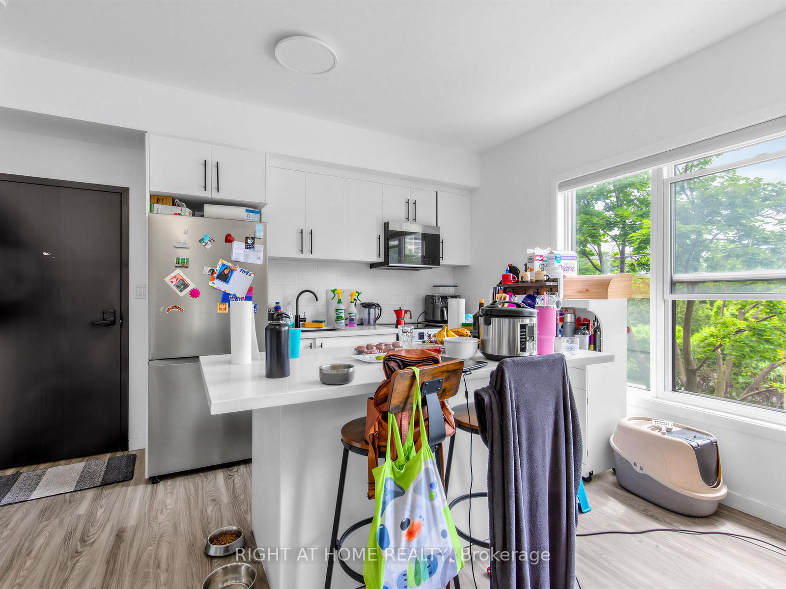 Photo 2 of Unit 7, 148 Glenlake Avenue, Toronto, High Park North — HOMEH