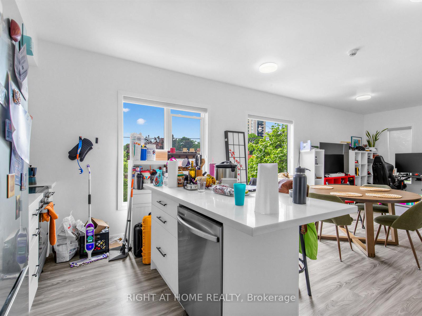 Photo 5 of Unit 7, 148 Glenlake Avenue, Toronto, High Park North — HOMEH