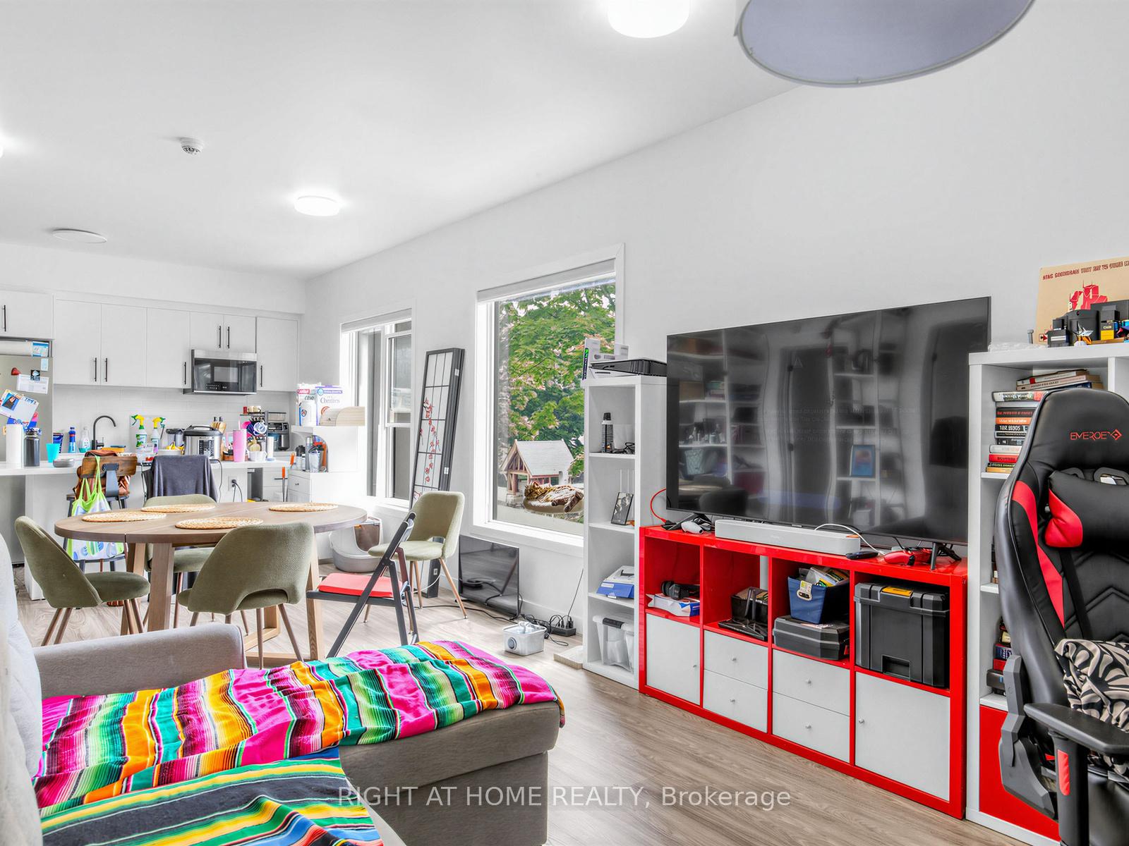 Photo 13 of Unit 7, 148 Glenlake Avenue, Toronto, High Park North — HOMEH