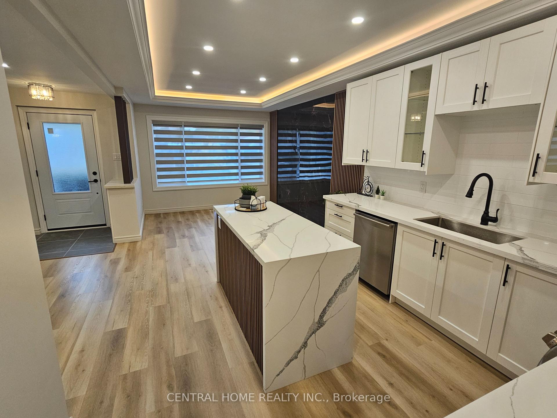 Photo 3 of 137 Willow Lane, Newmarket, Bristol-London — HOMEH