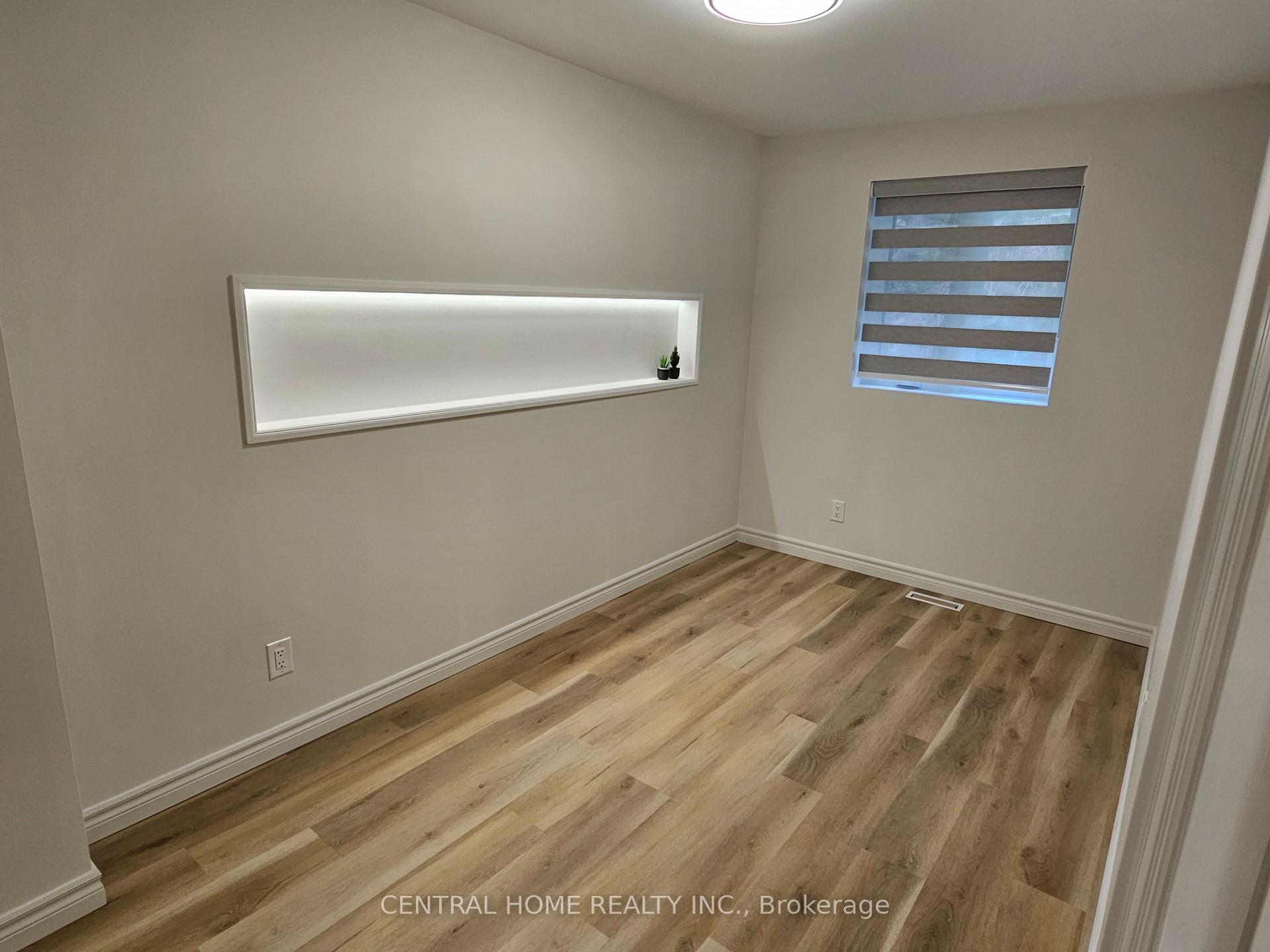 Photo 11 of 137 Willow Lane, Newmarket, Bristol-London — HOMEH