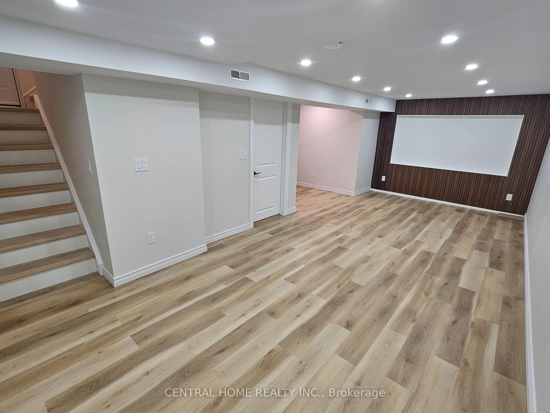 Photo 14 of 137 Willow Lane, Newmarket, Bristol-London — HOMEH
