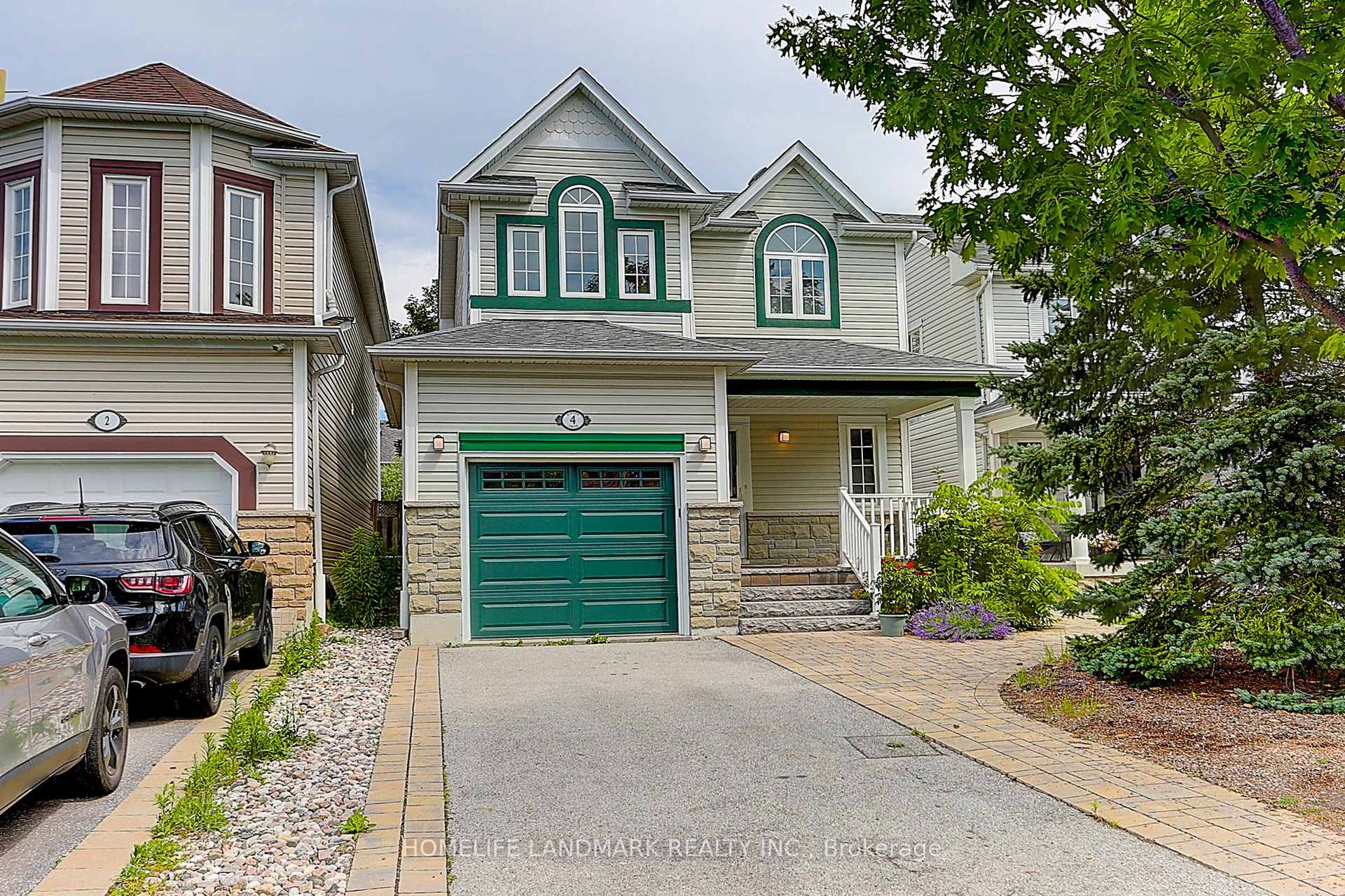 Photo 2 of 4 Sinden Drive, Whitby, Brooklin — HOMEH