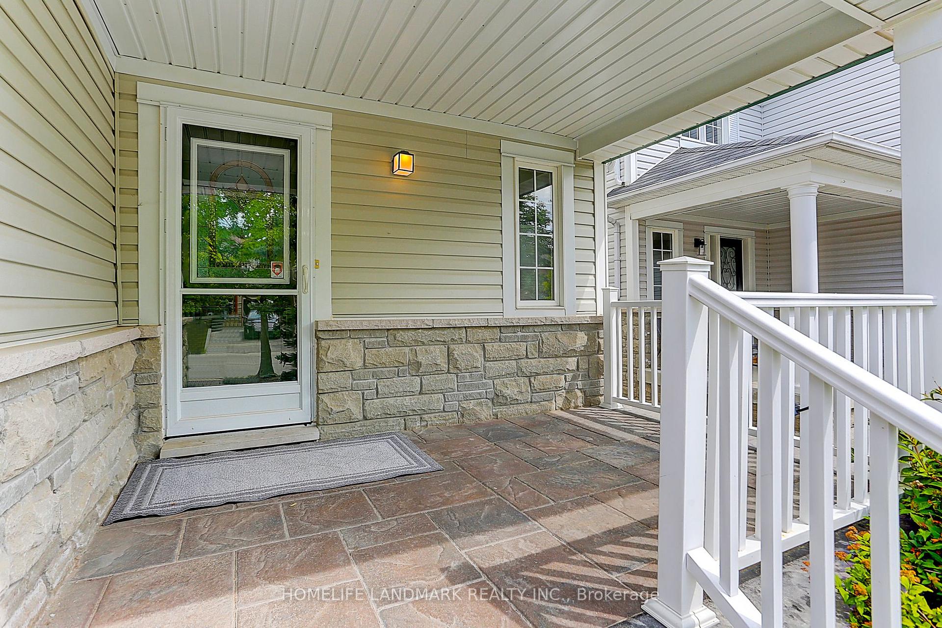 Photo 5 of 4 Sinden Drive, Whitby, Brooklin — HOMEH
