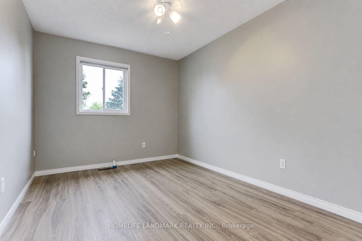 Photo 18 of 4 Sinden Drive, Whitby, Brooklin — HOMEH
