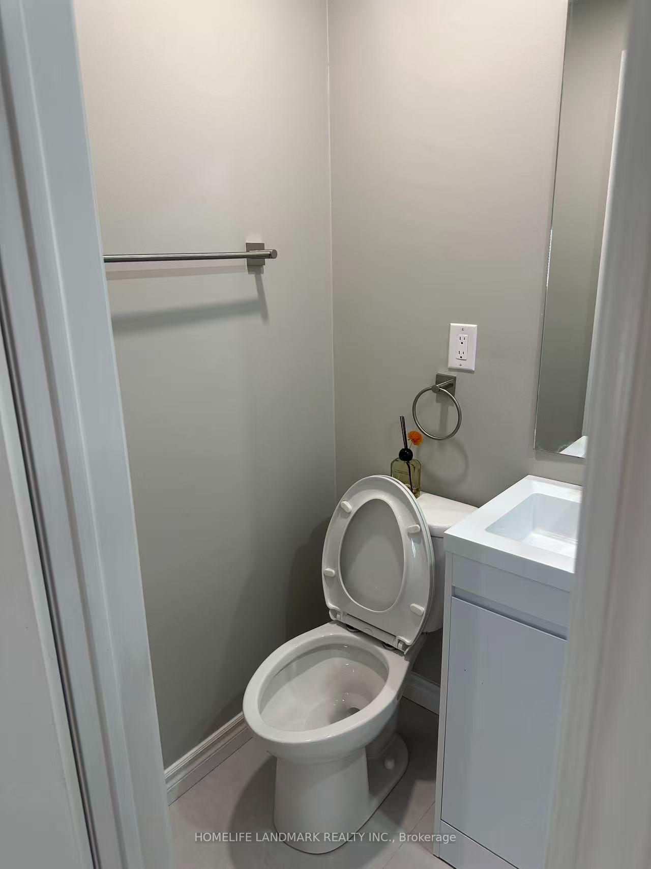 Photo 24 of 4 Sinden Drive, Whitby, Brooklin — HOMEH