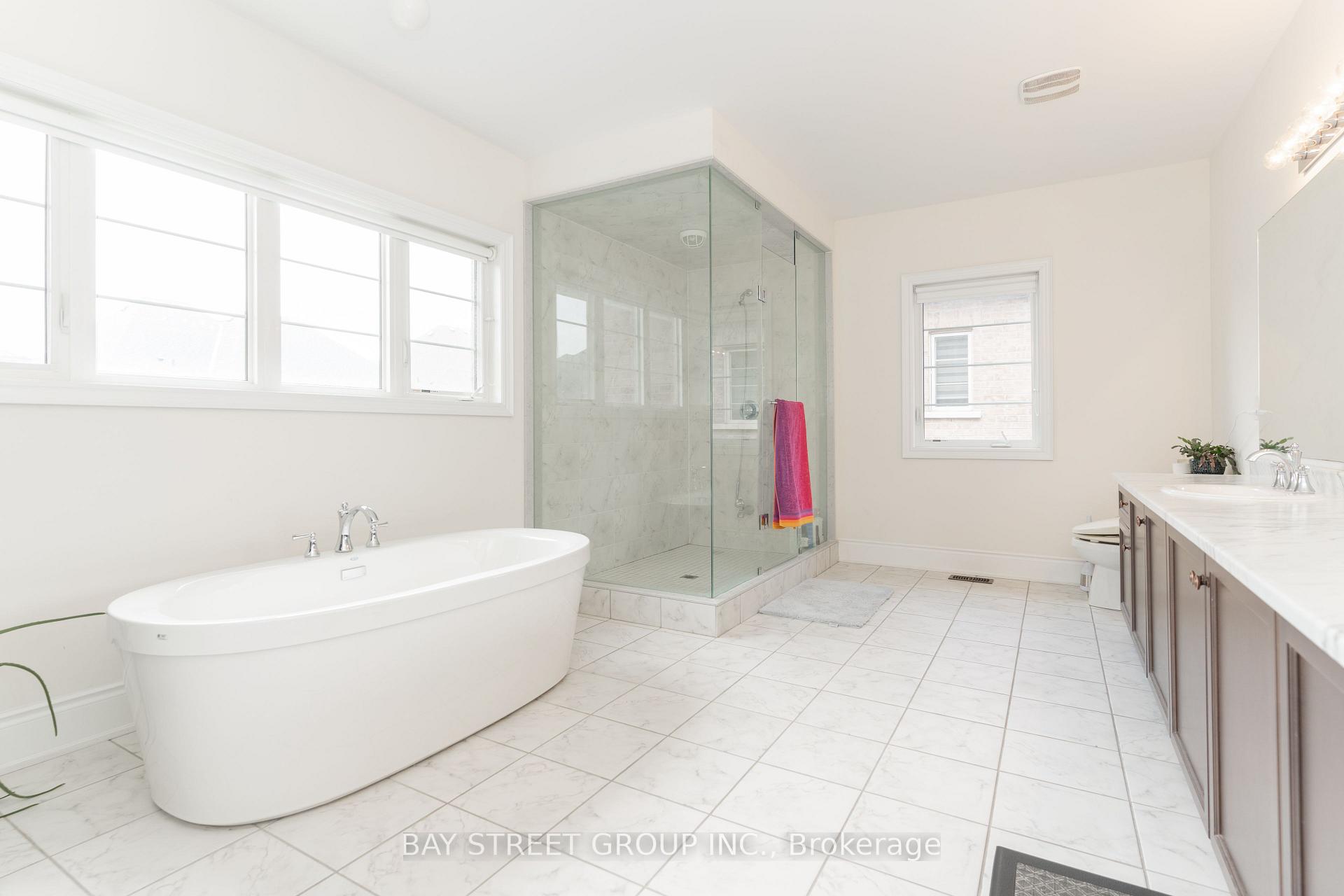 Photo 24 of 67 Nave Street, Vaughan, Kleinburg — HOMEH