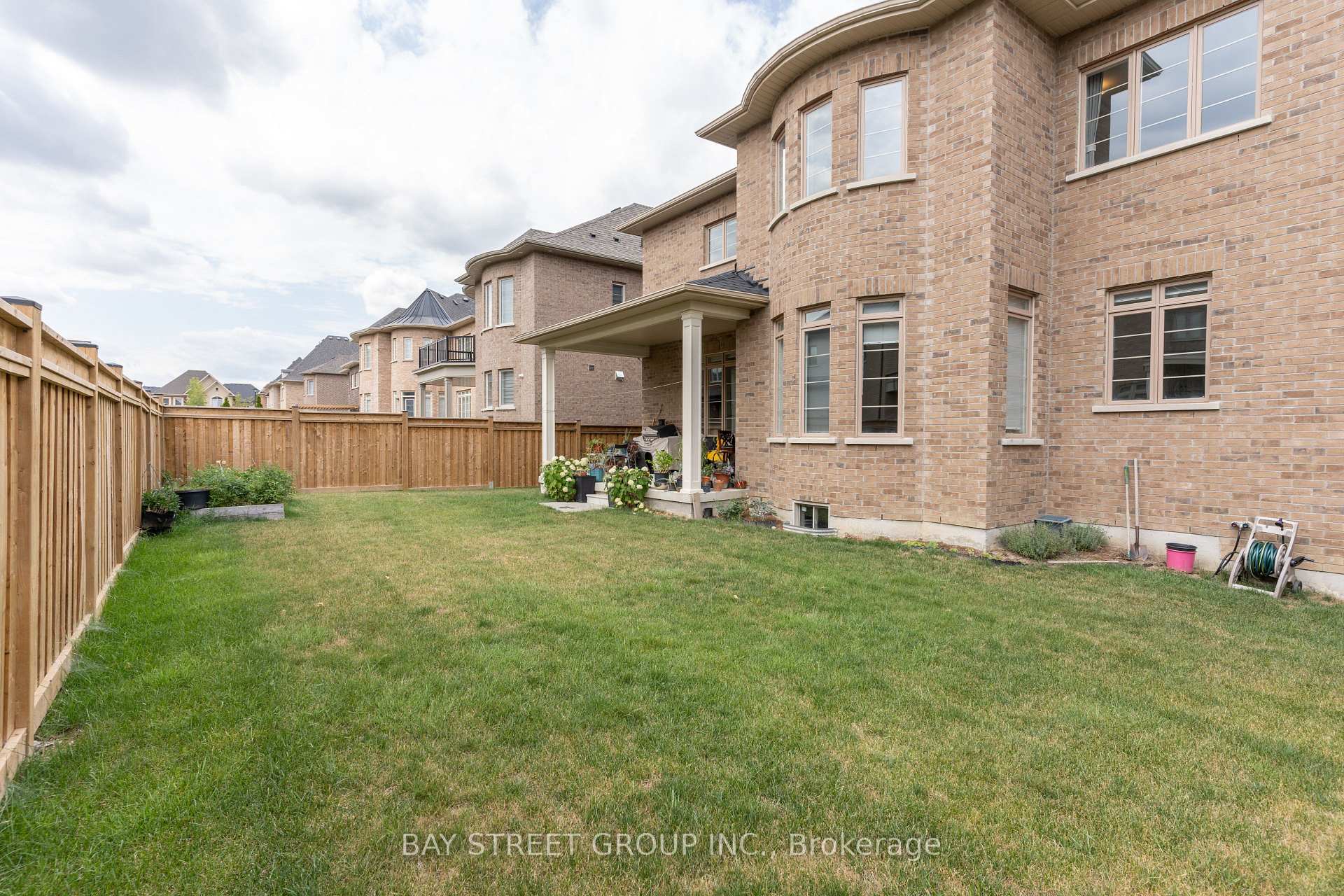 Photo 40 of 67 Nave Street, Vaughan, Kleinburg — HOMEH