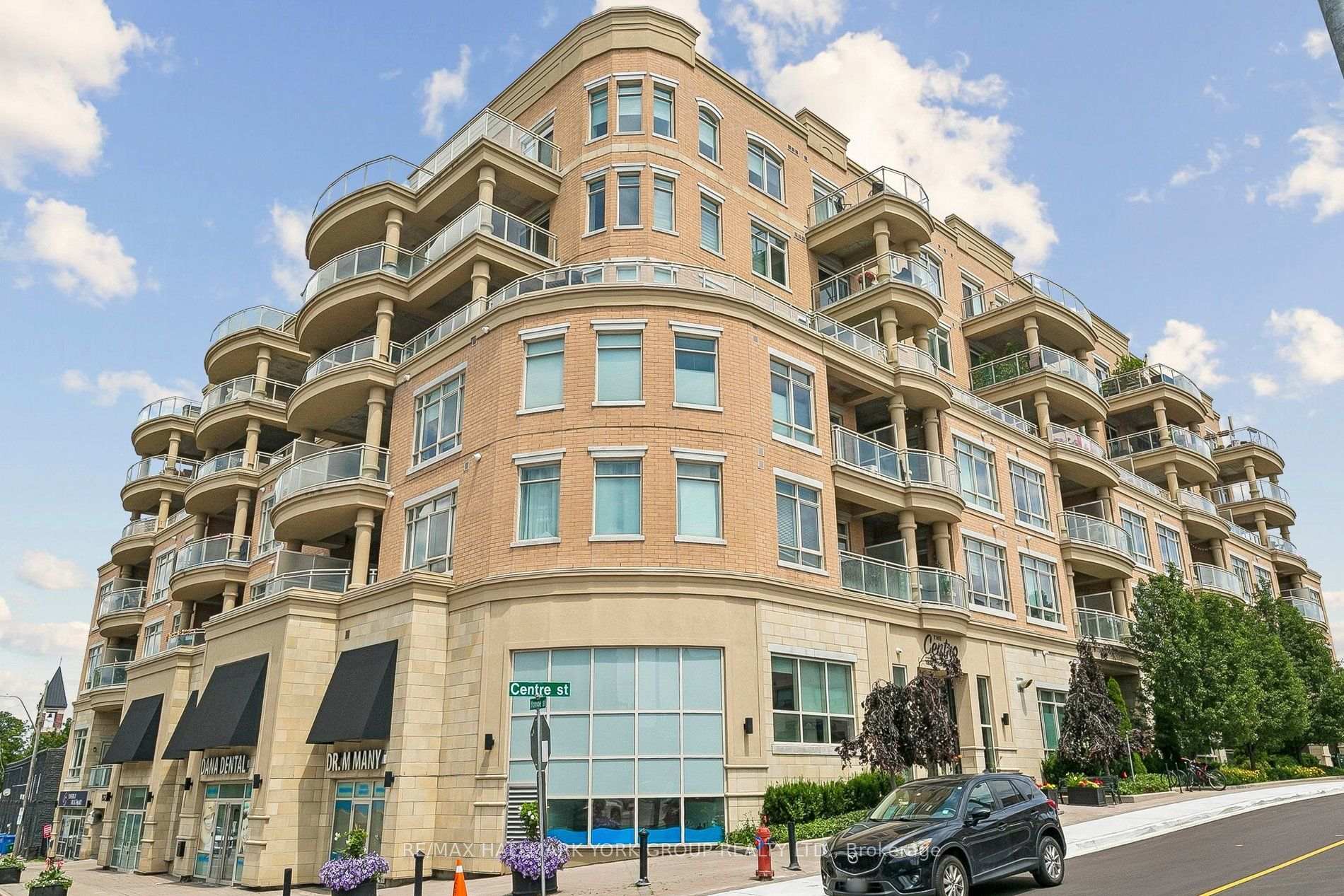 Photo 1 of Unit 11, 15277 Yonge Street, Aurora, Aurora Village — HOMEH