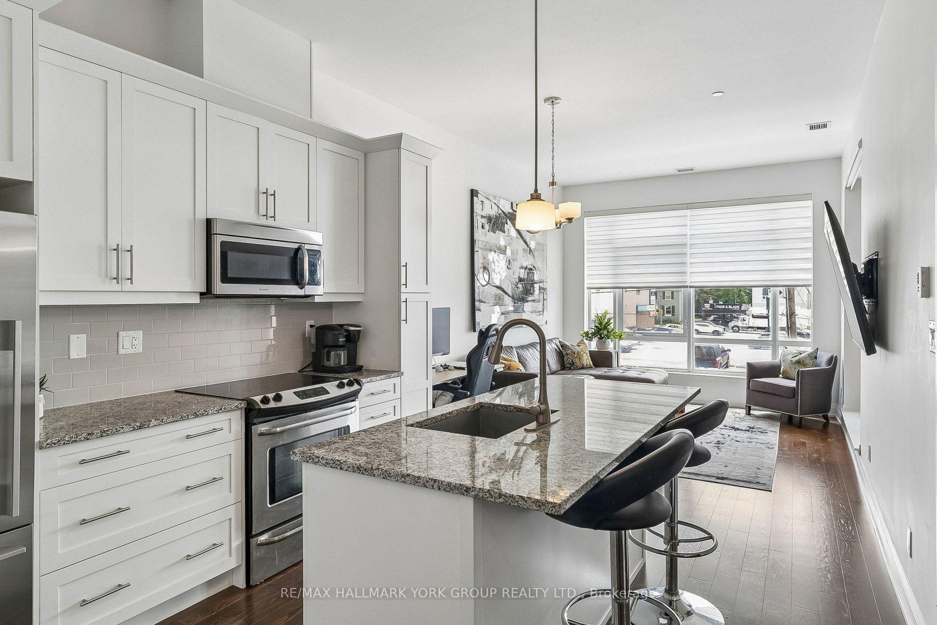 Photo 11 of Unit 11, 15277 Yonge Street, Aurora, Aurora Village — HOMEH