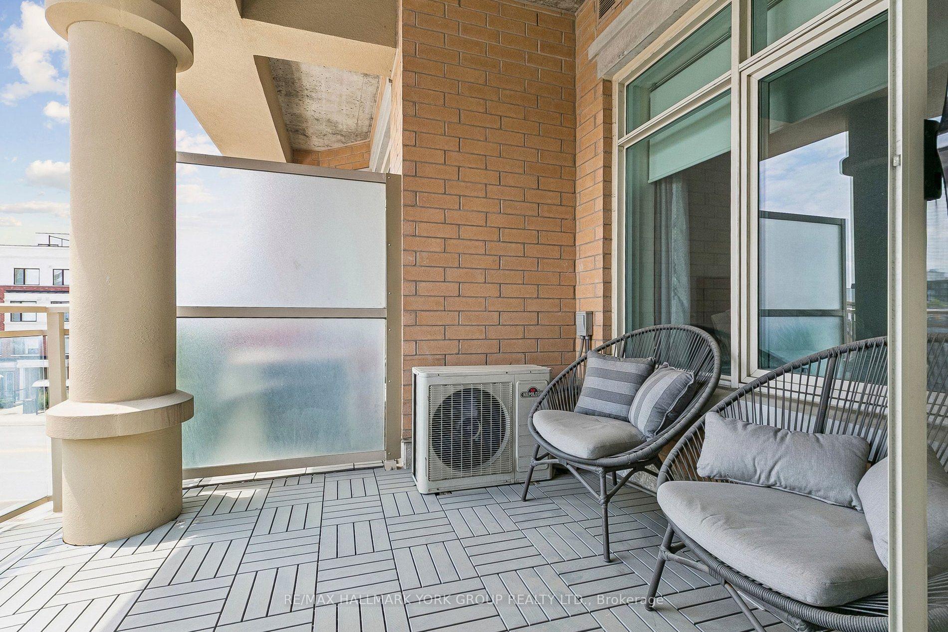 Photo 24 of Unit 11, 15277 Yonge Street, Aurora, Aurora Village — HOMEH