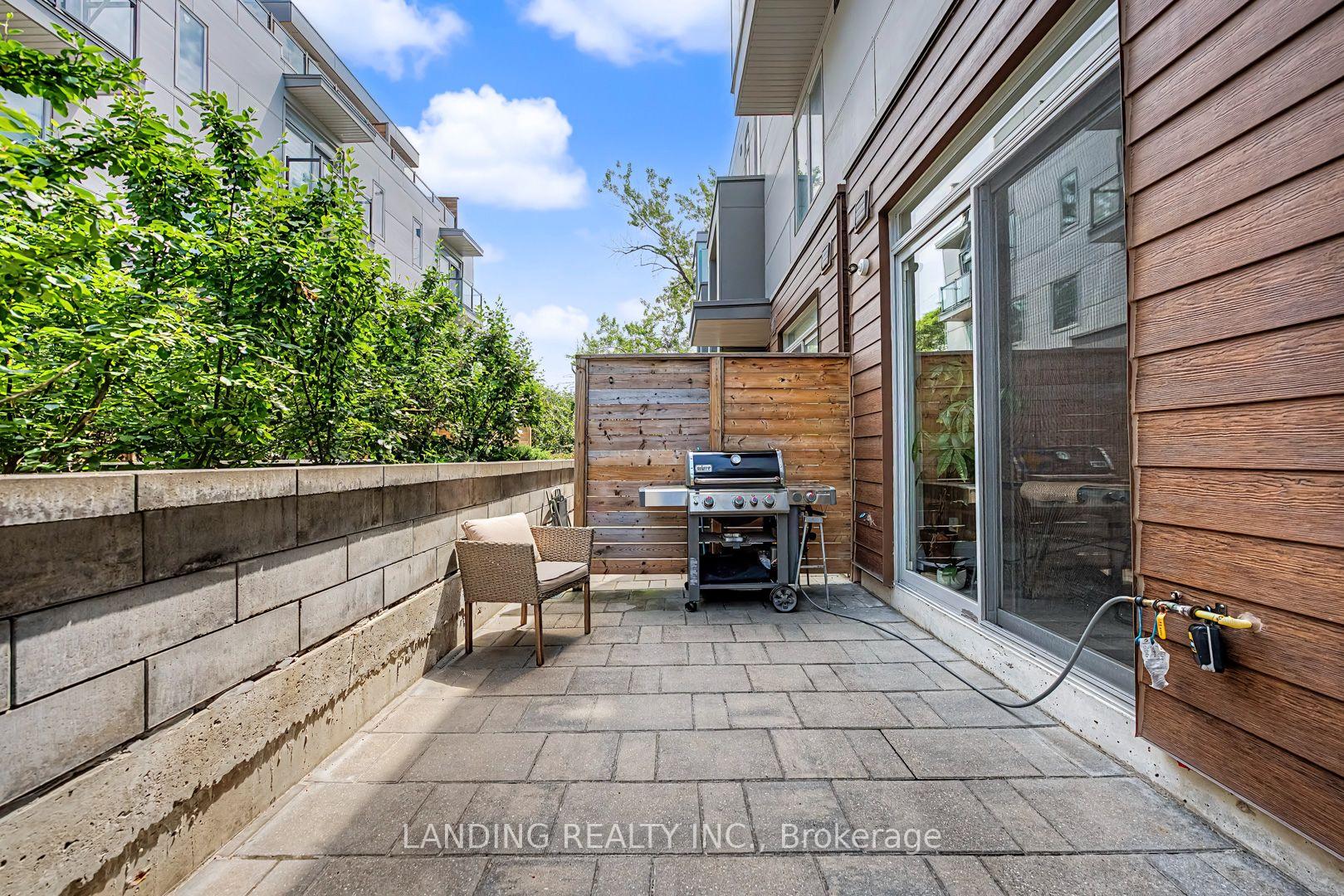 Photo 10 of Unit 7, 17 Greenbriar Road, North York, Bayview Village — HOMEH