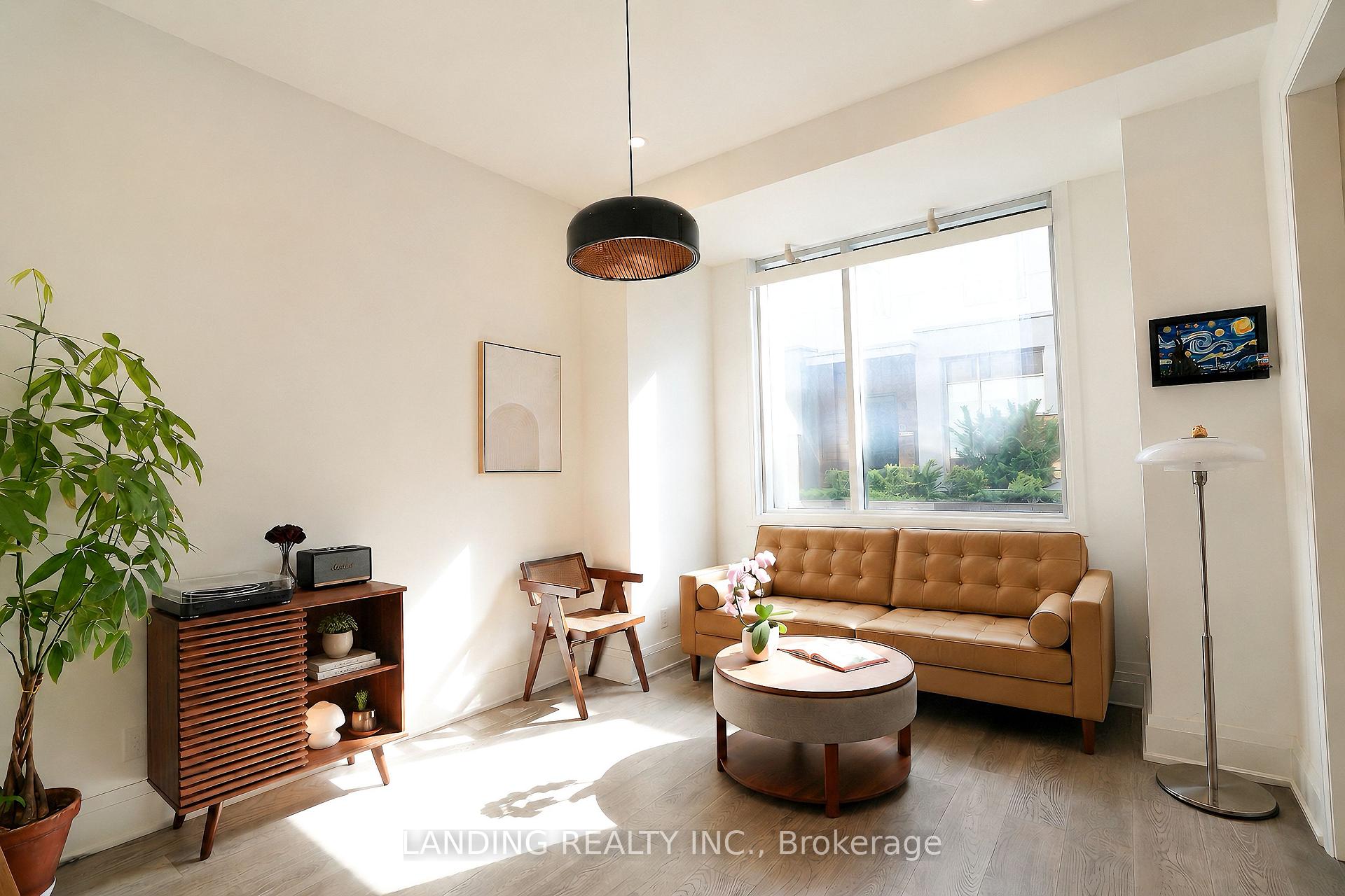 Photo 12 of Unit 7, 17 Greenbriar Road, North York, Bayview Village — HOMEH