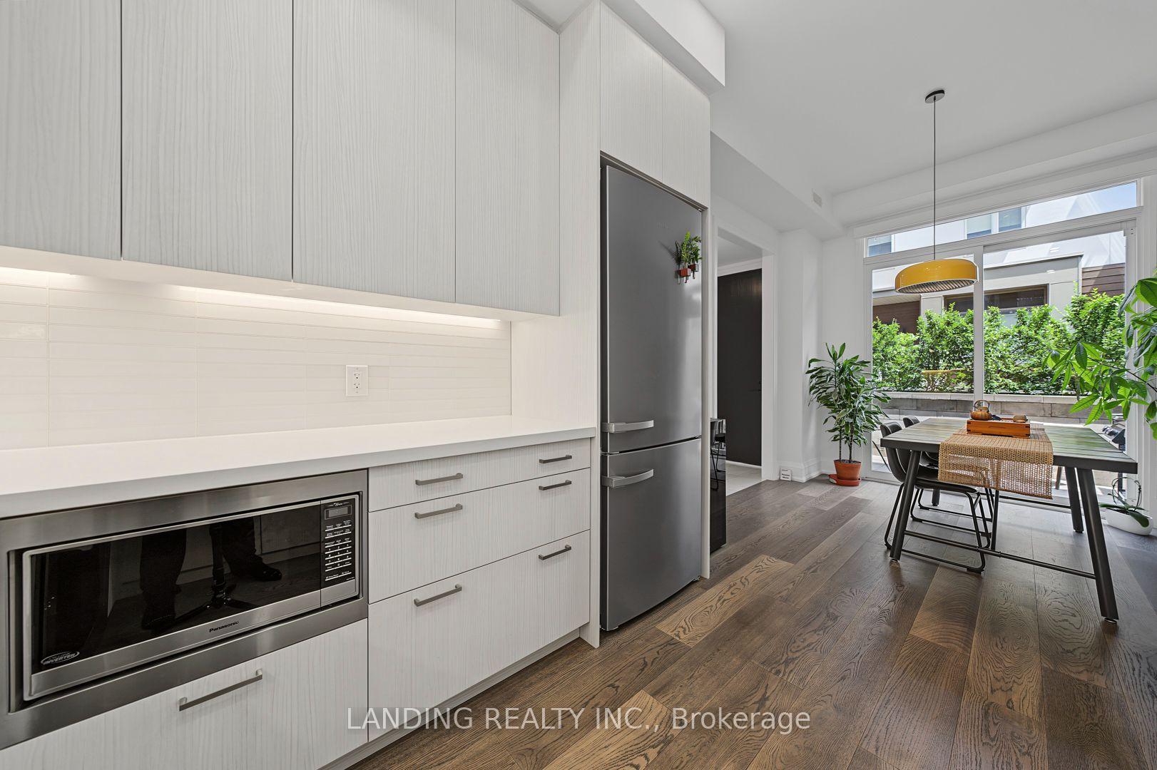 Photo 14 of Unit 7, 17 Greenbriar Road, North York, Bayview Village — HOMEH