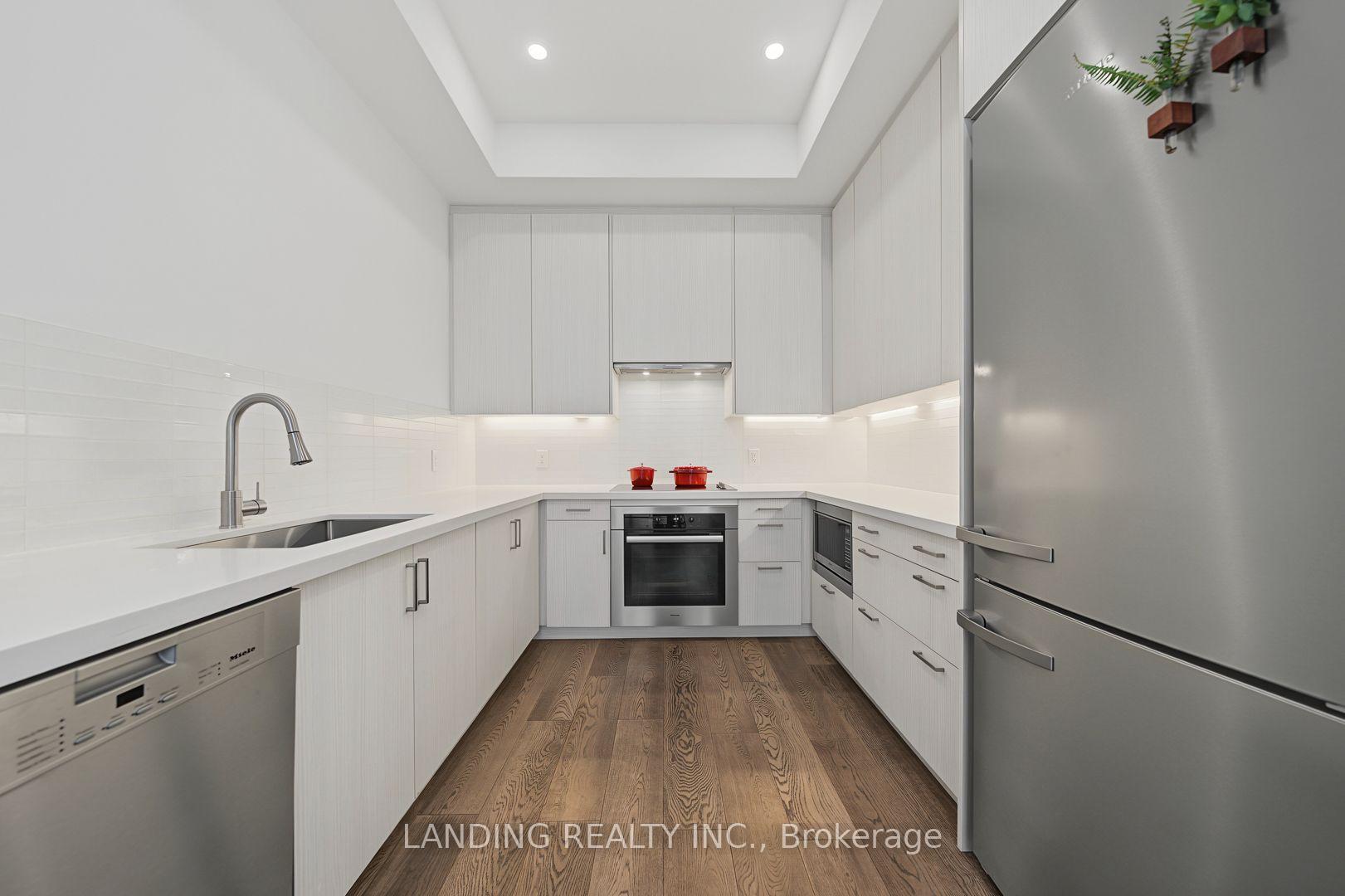 Photo 16 of Unit 7, 17 Greenbriar Road, North York, Bayview Village — HOMEH