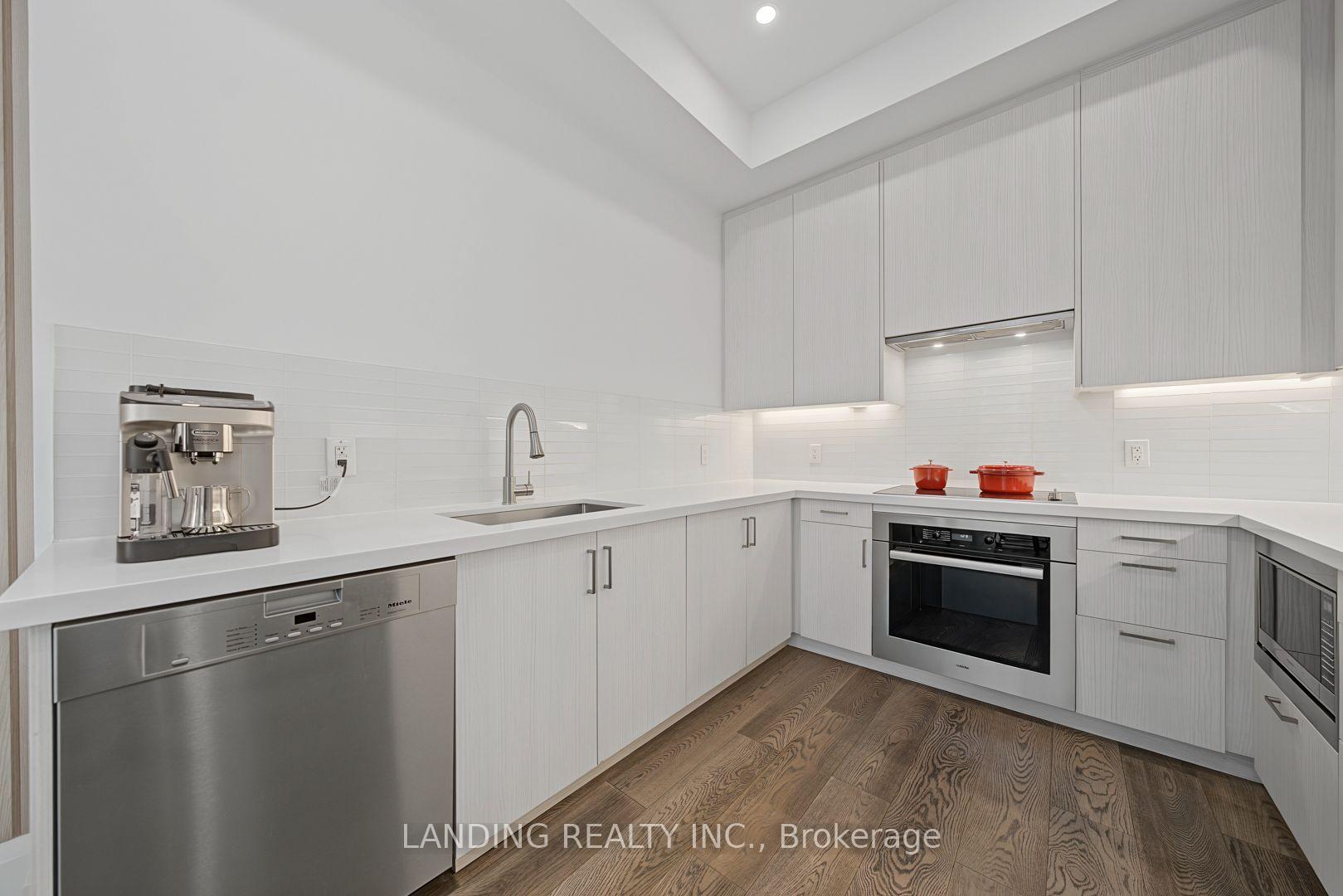 Photo 17 of Unit 7, 17 Greenbriar Road, North York, Bayview Village — HOMEH