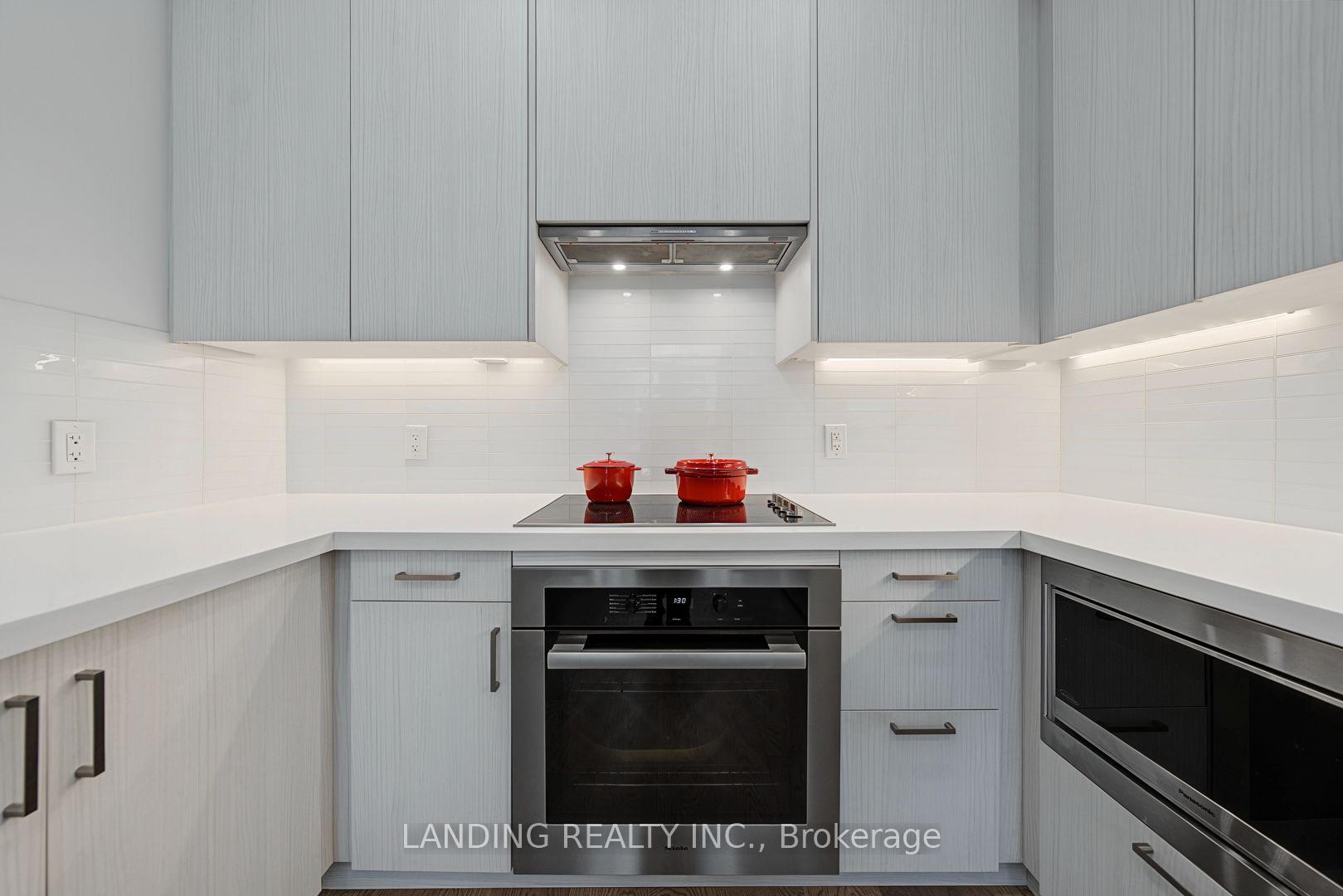 Photo 18 of Unit 7, 17 Greenbriar Road, North York, Bayview Village — HOMEH