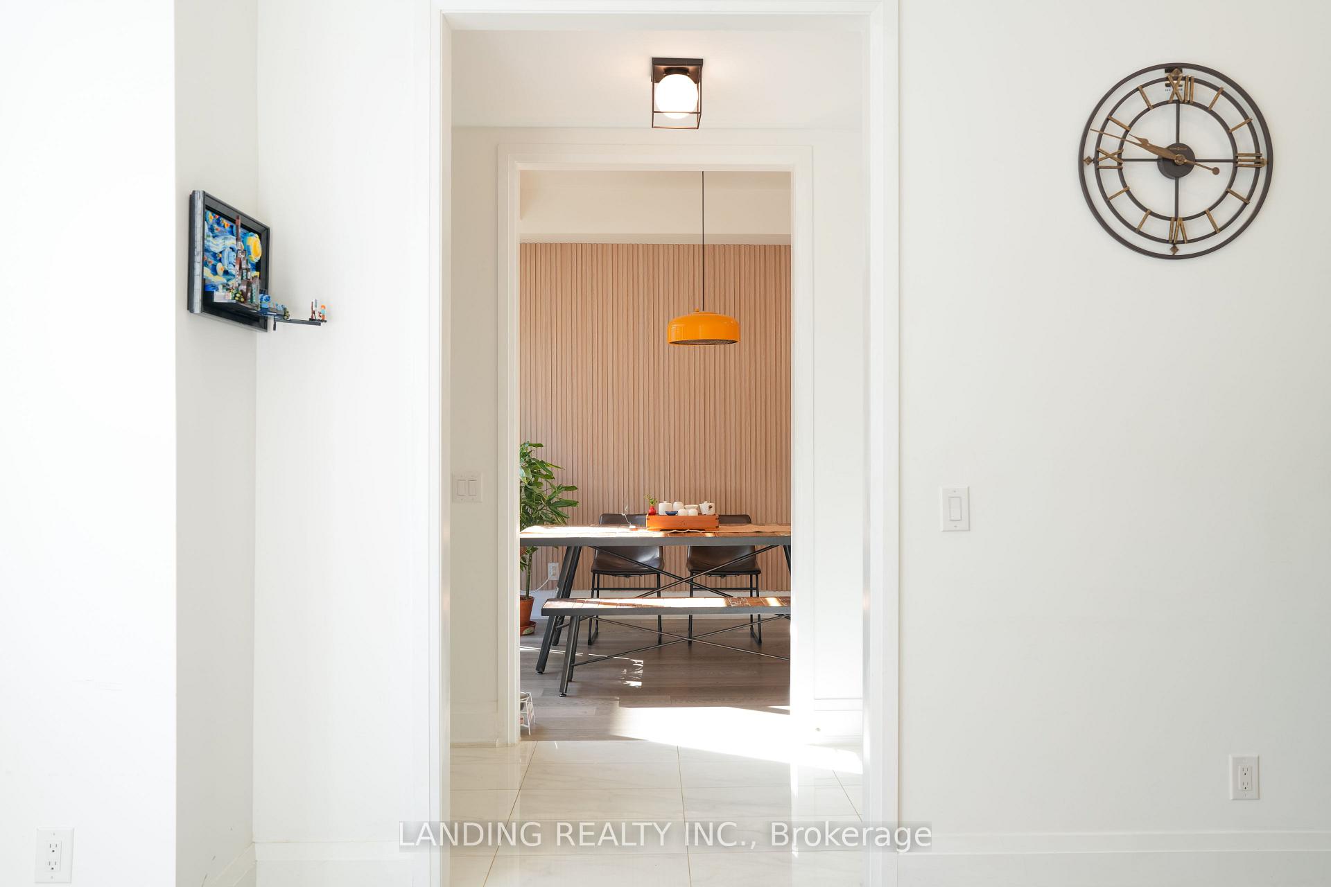 Photo 23 of Unit 7, 17 Greenbriar Road, North York, Bayview Village — HOMEH