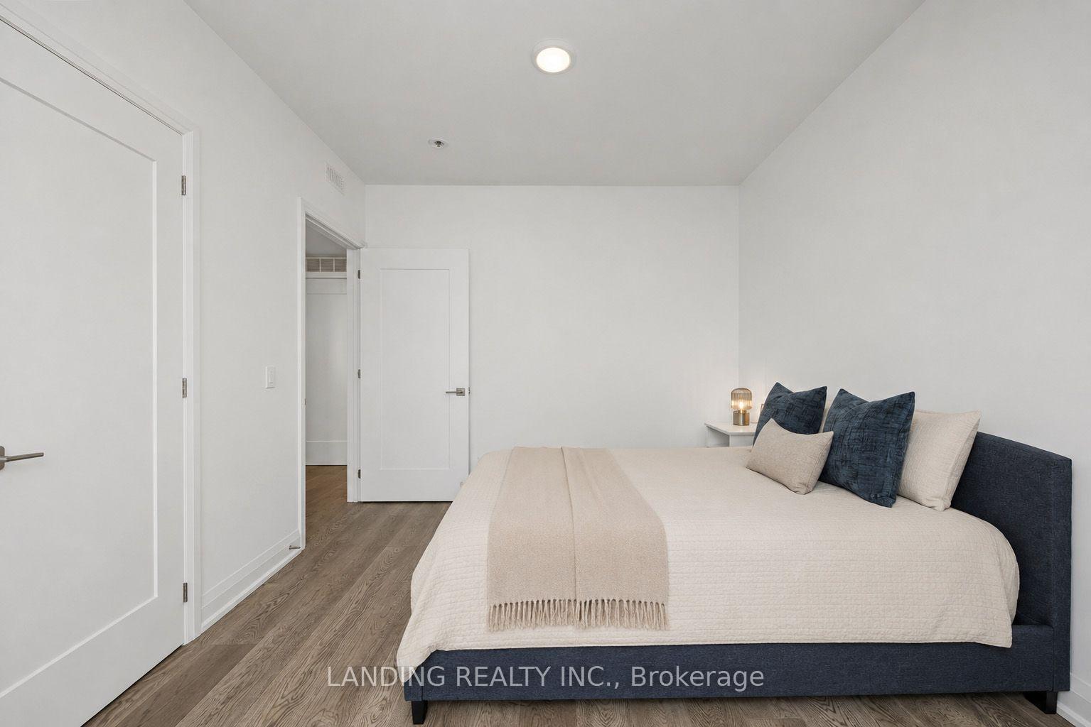 Photo 28 of Unit 7, 17 Greenbriar Road, North York, Bayview Village — HOMEH