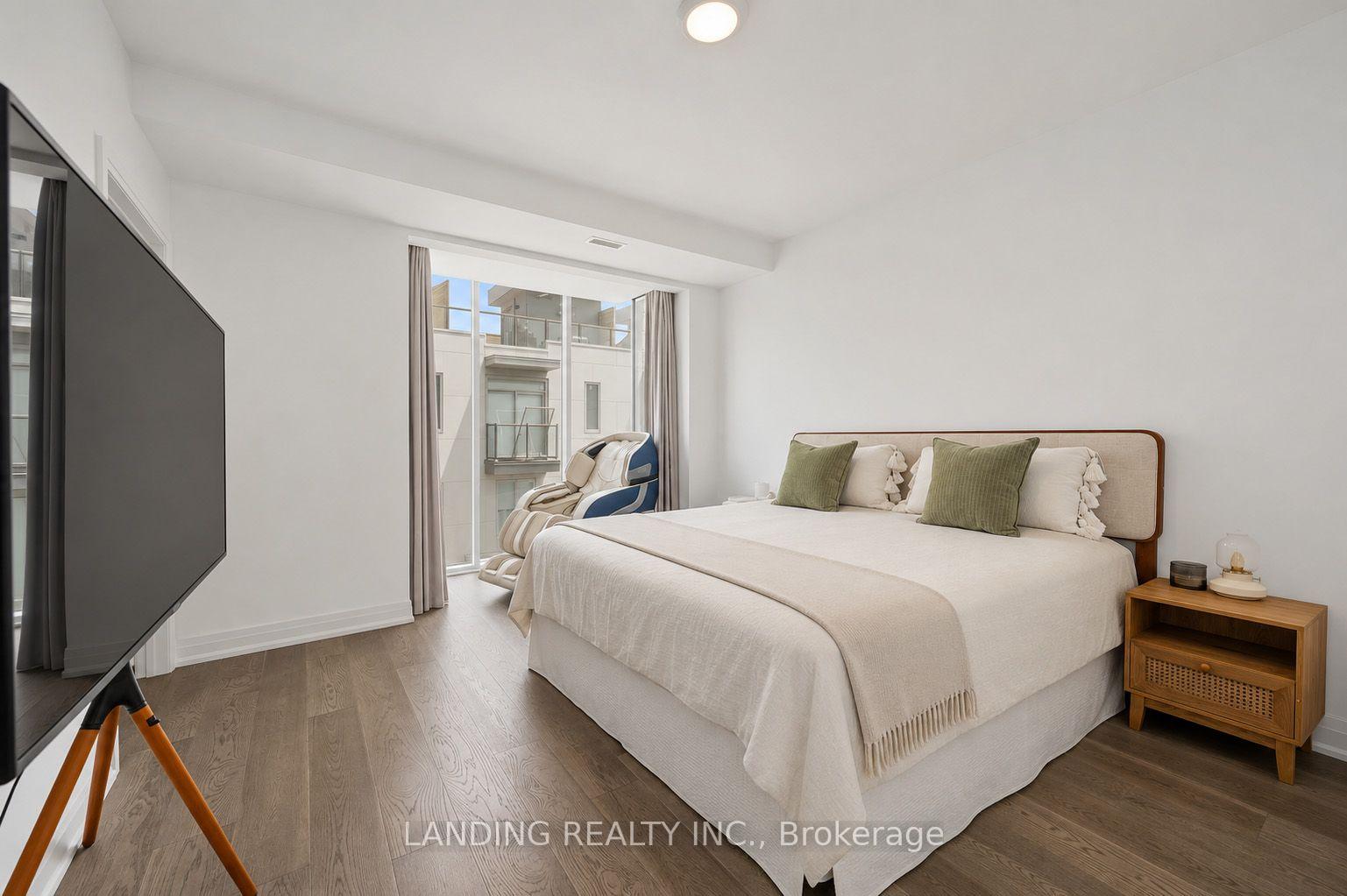 Photo 34 of Unit 7, 17 Greenbriar Road, North York, Bayview Village — HOMEH