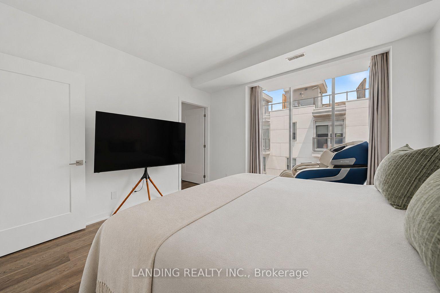 Photo 35 of Unit 7, 17 Greenbriar Road, North York, Bayview Village — HOMEH