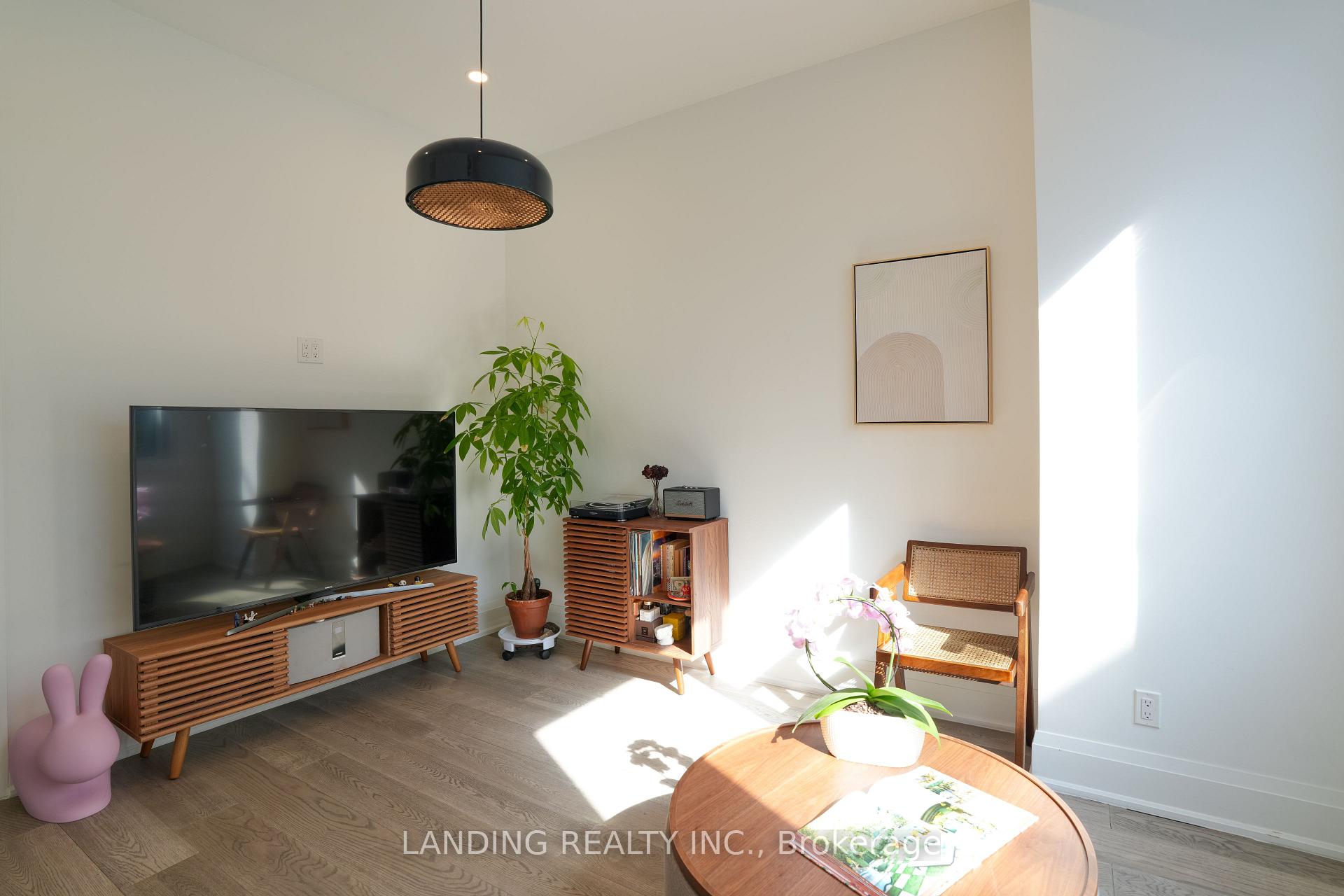 Photo 48 of Unit 7, 17 Greenbriar Road, North York, Bayview Village — HOMEH