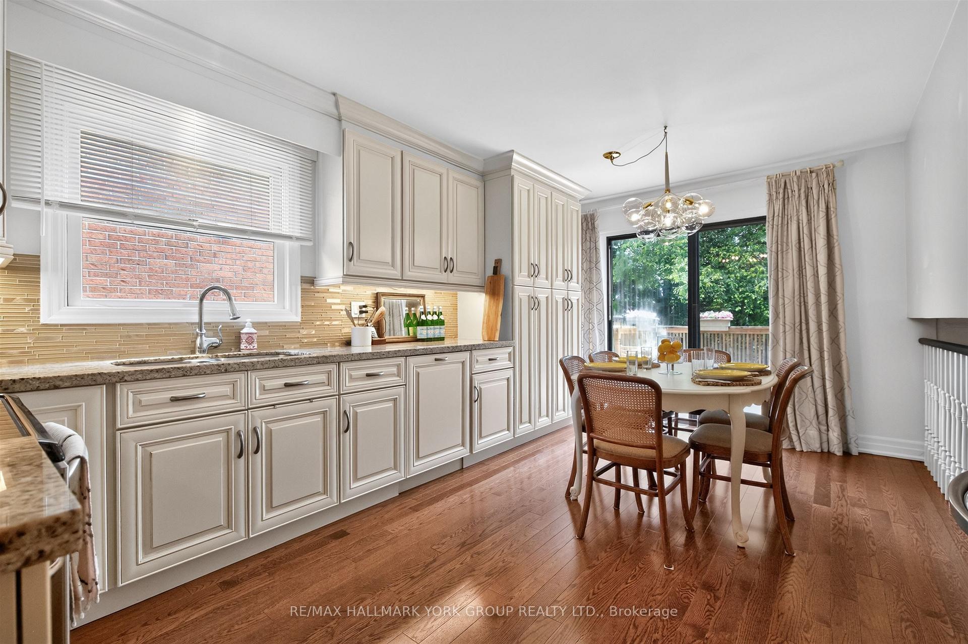 Photo 12 of 263 John Bowser Crescent, Newmarket, Glenway Estates — HOMEH