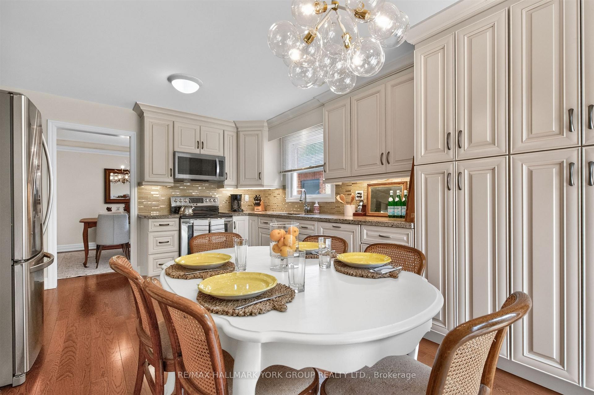 Photo 15 of 263 John Bowser Crescent, Newmarket, Glenway Estates — HOMEH