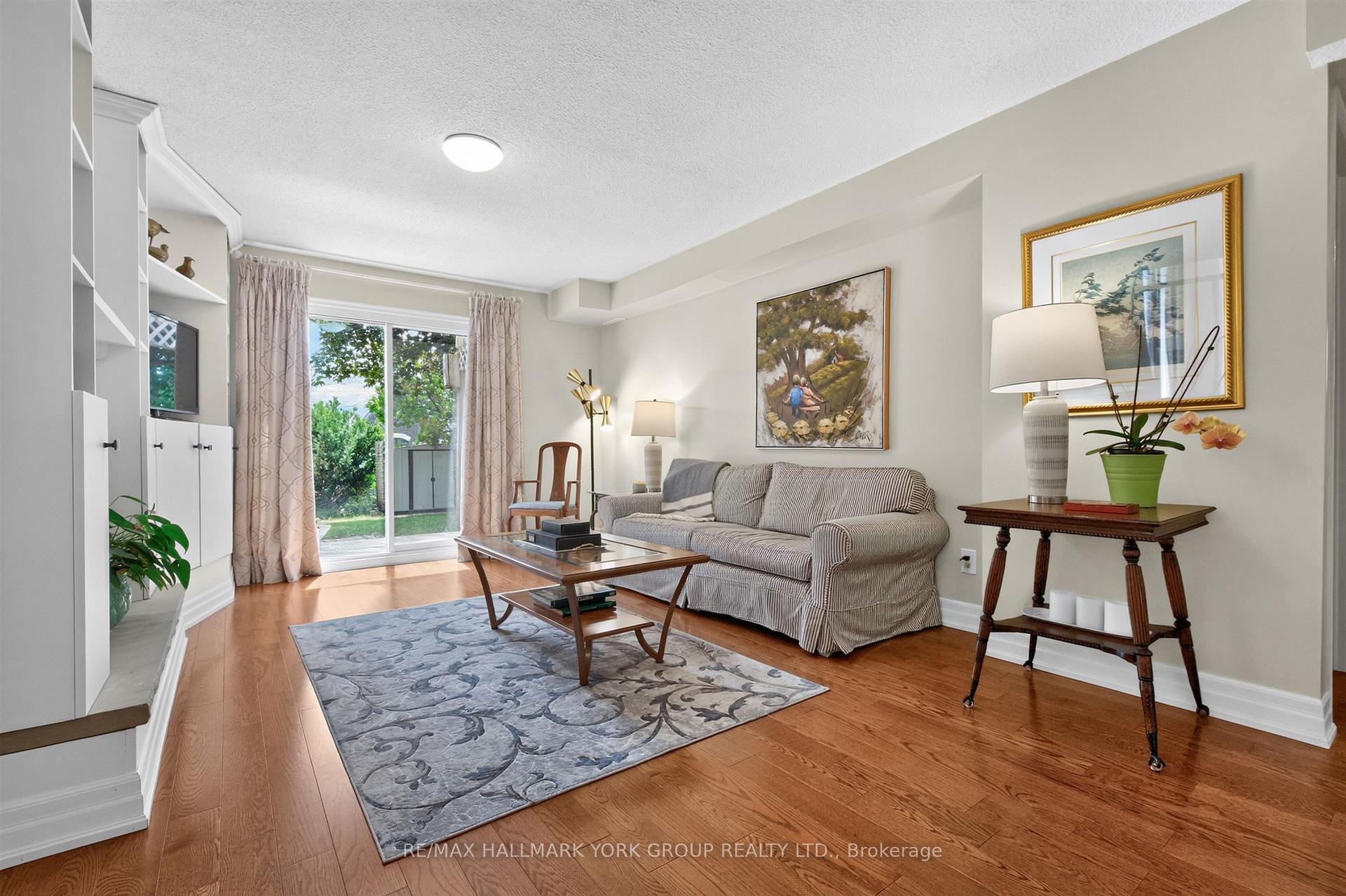 Photo 16 of 263 John Bowser Crescent, Newmarket, Glenway Estates — HOMEH