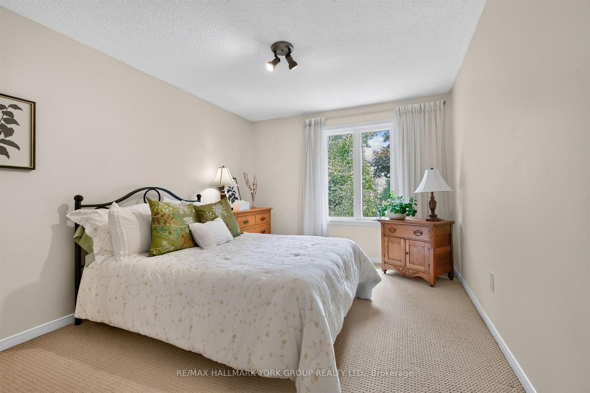 Photo 25 of 263 John Bowser Crescent, Newmarket, Glenway Estates — HOMEH