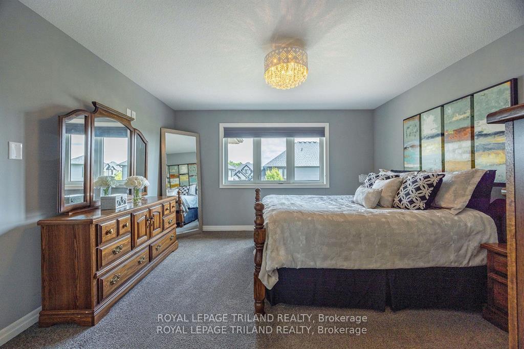 Photo 20 of 2349 Dauncey Crescent, London, North B — HOMEH