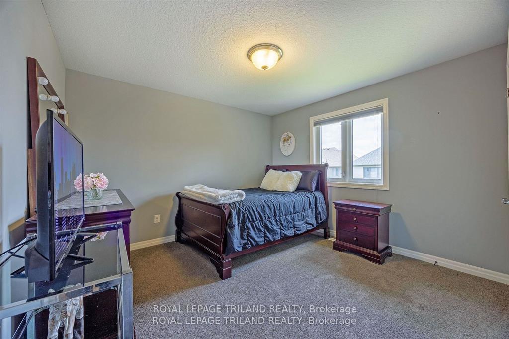 Photo 23 of 2349 Dauncey Crescent, London, North B — HOMEH