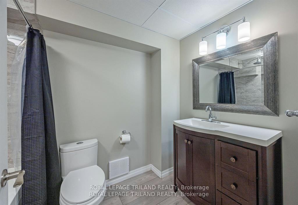 Photo 27 of 2349 Dauncey Crescent, London, North B — HOMEH