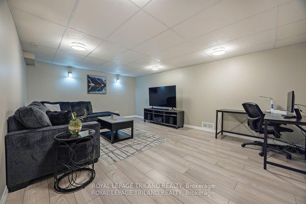 Photo 30 of 2349 Dauncey Crescent, London, North B — HOMEH