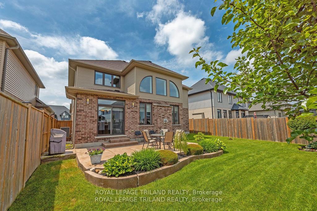 Photo 33 of 2349 Dauncey Crescent, London, North B — HOMEH