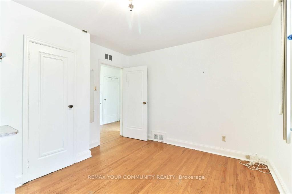 Photo 8 of Unit upper, 6 Lennox Street, Toronto, University — HOMEH