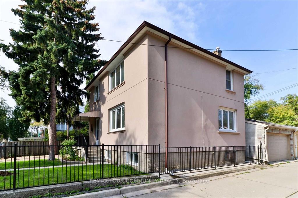 Photo 9 of Unit upper, 6 Lennox Street, Toronto, University — HOMEH