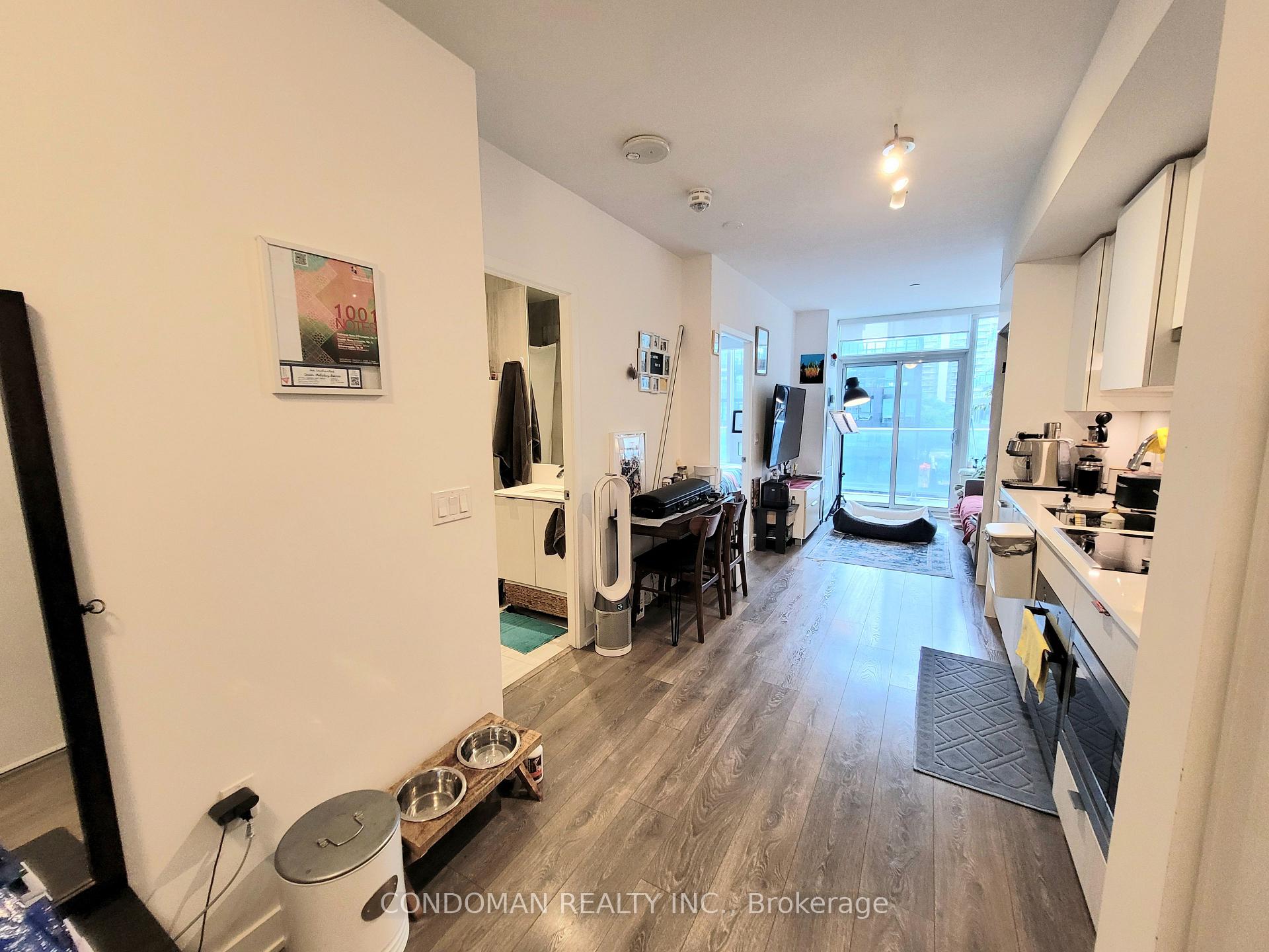 Photo 2 of Unit 501, 99 Broadway Avenue, Toronto, Mount Pleasant West — HOMEH
