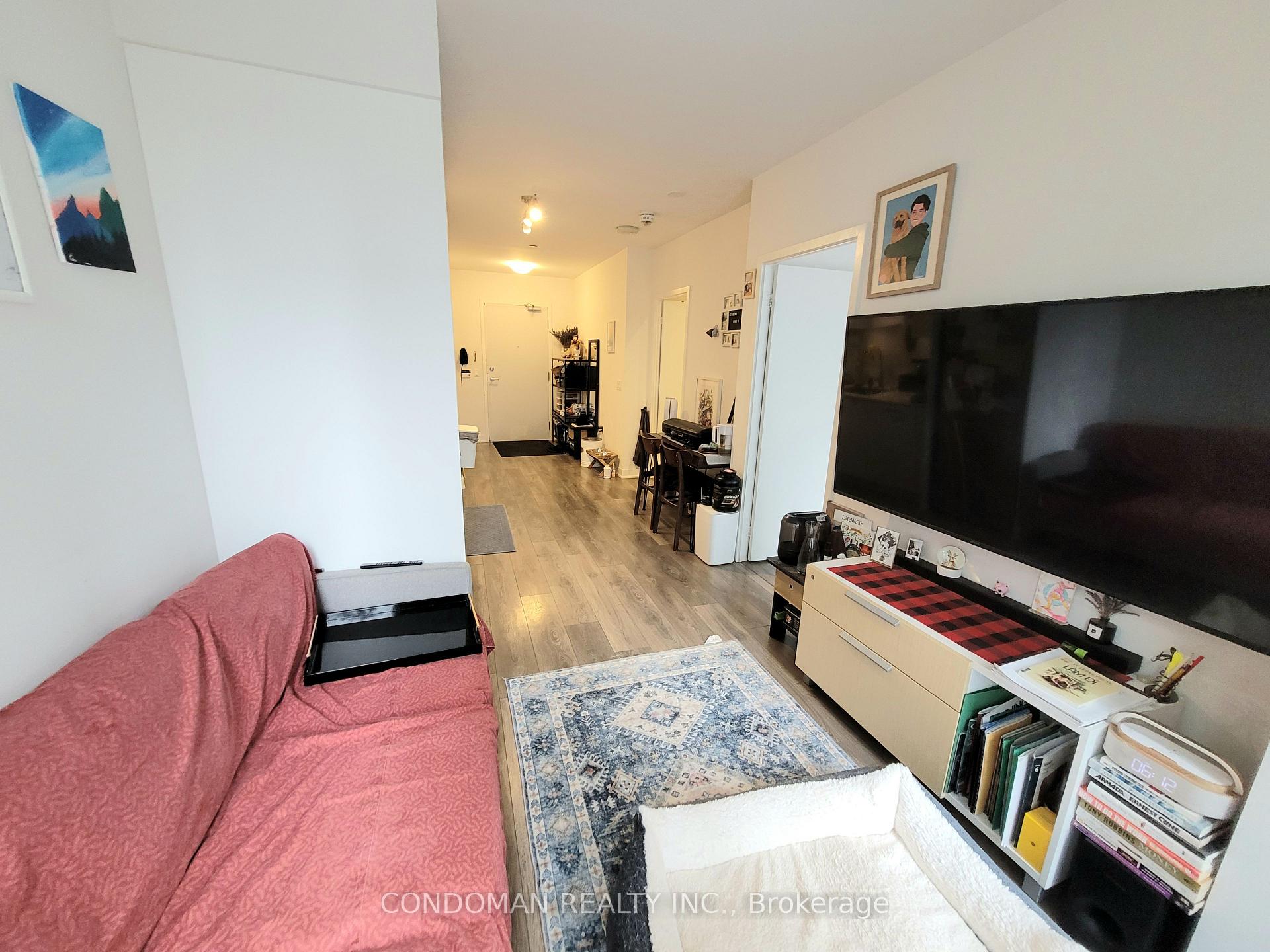 Photo 4 of Unit 501, 99 Broadway Avenue, Toronto, Mount Pleasant West — HOMEH