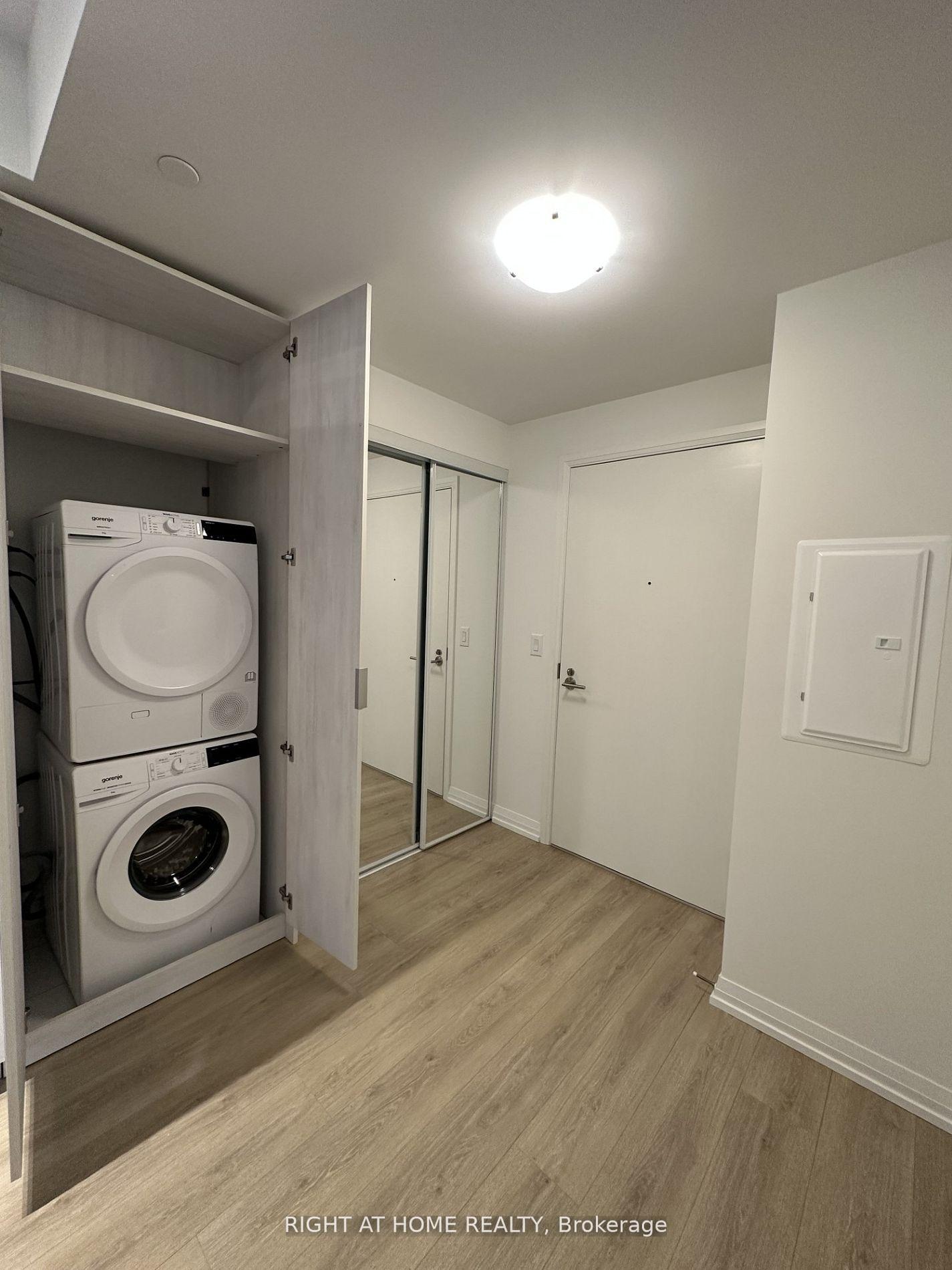Photo 5 of Unit 906, 8 Widmer Street, Toronto, Waterfront Communities — HOMEH