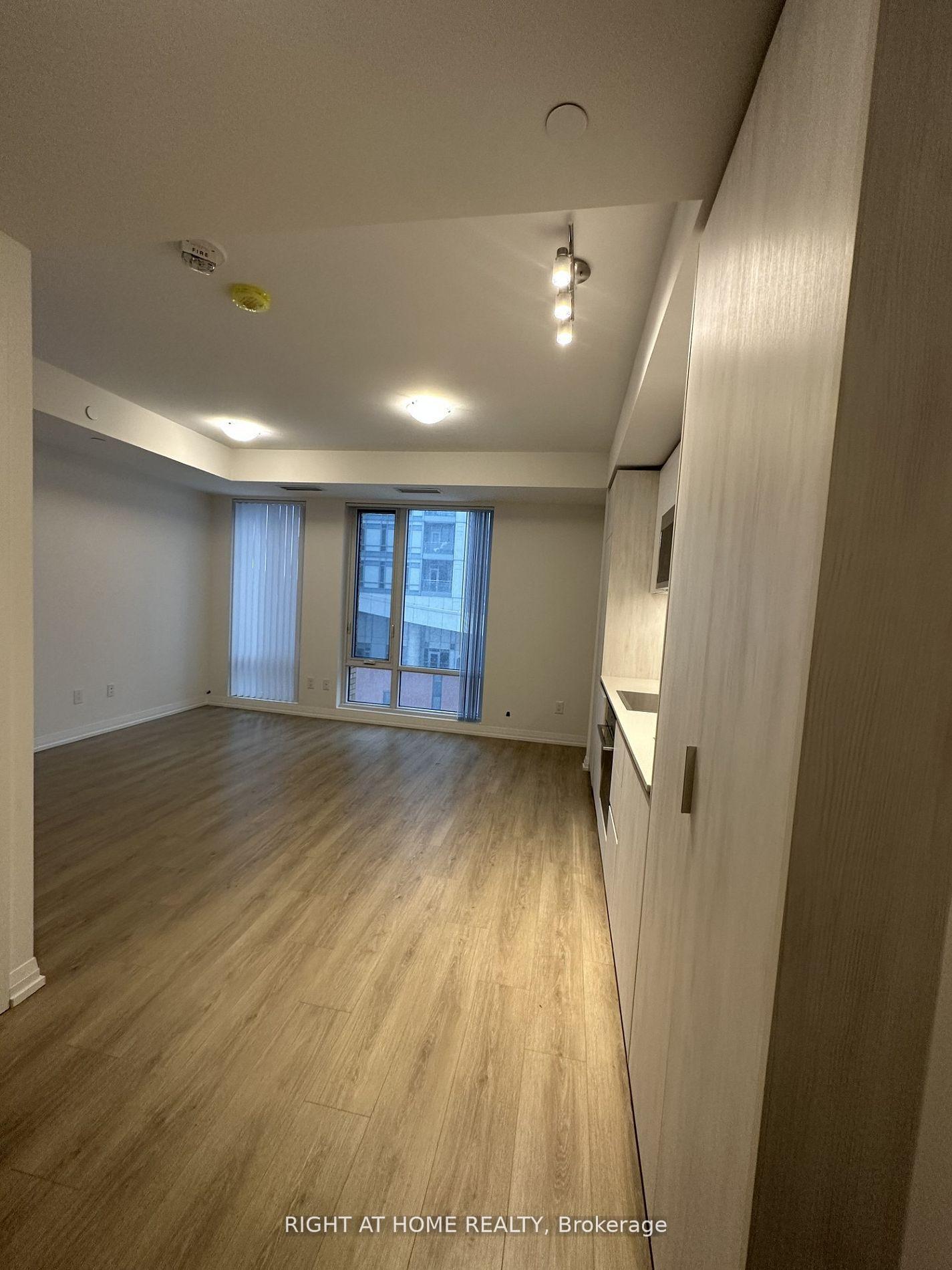 Photo 7 of Unit 906, 8 Widmer Street, Toronto, Waterfront Communities — HOMEH