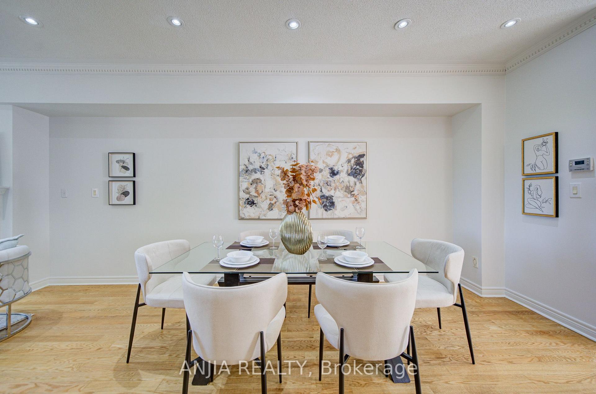 Photo 10 of 44 Pond Drive, Markham, Commerce Valley — HOMEH