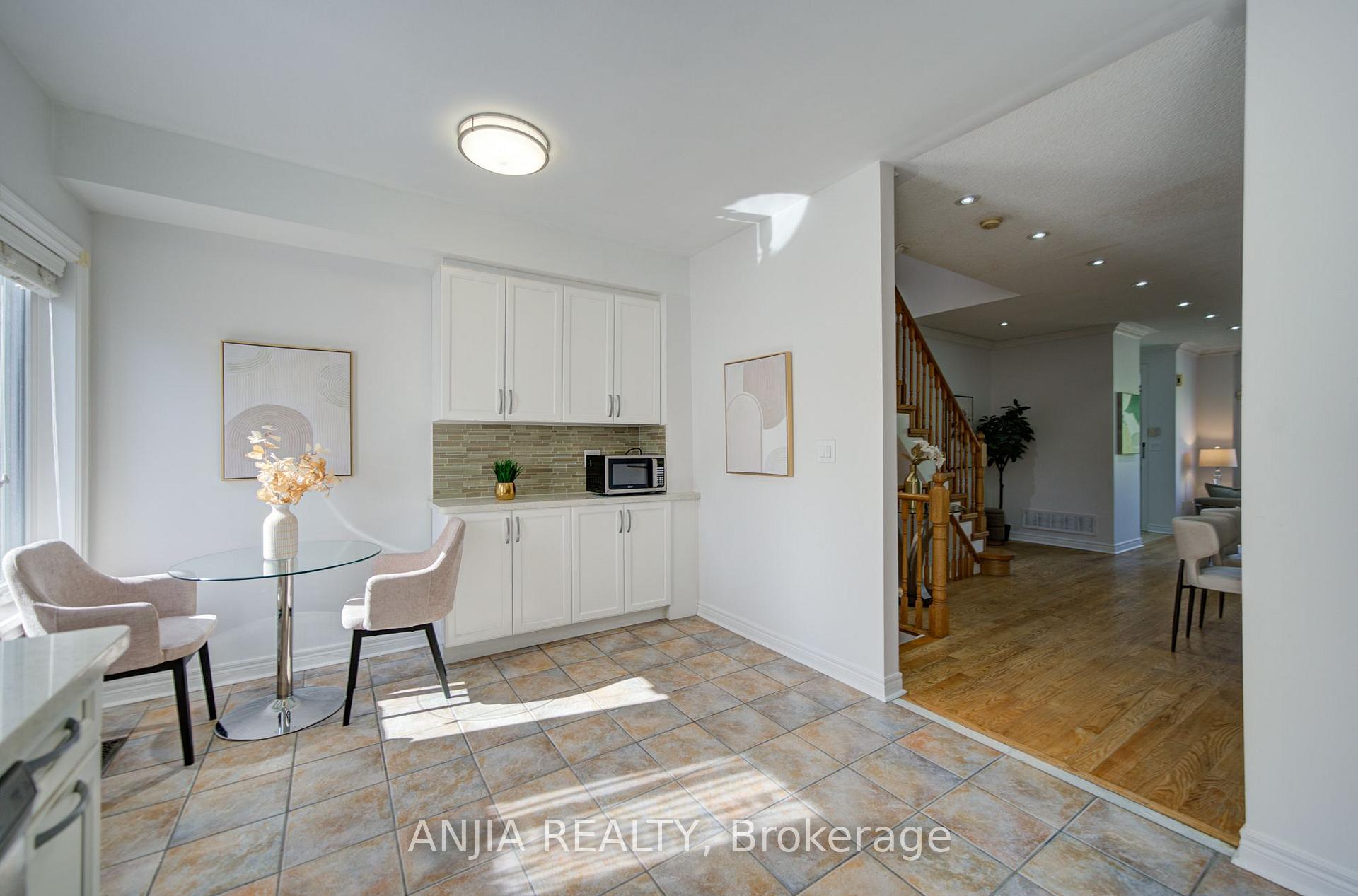 Photo 18 of 44 Pond Drive, Markham, Commerce Valley — HOMEH