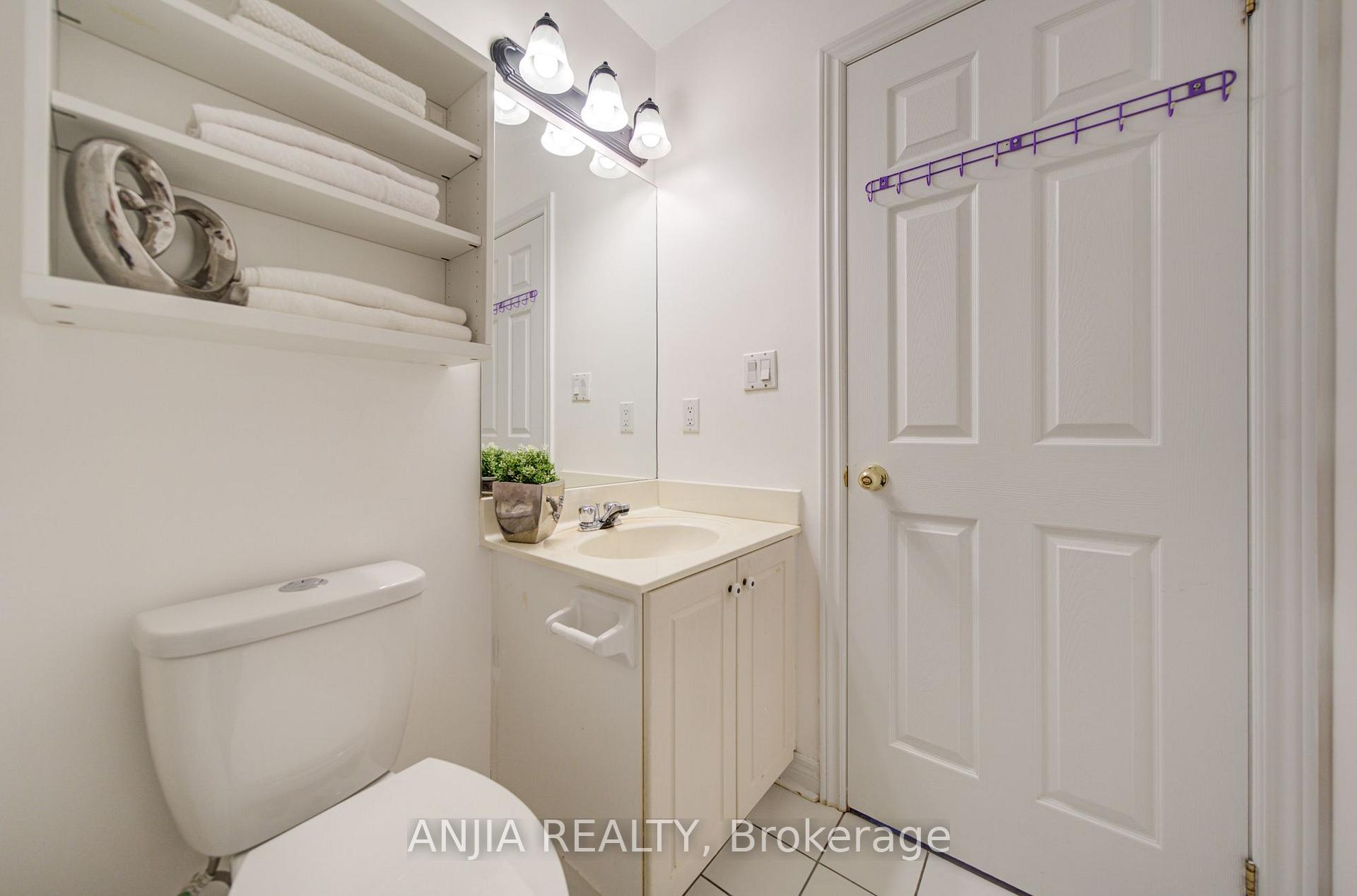 Photo 29 of 44 Pond Drive, Markham, Commerce Valley — HOMEH